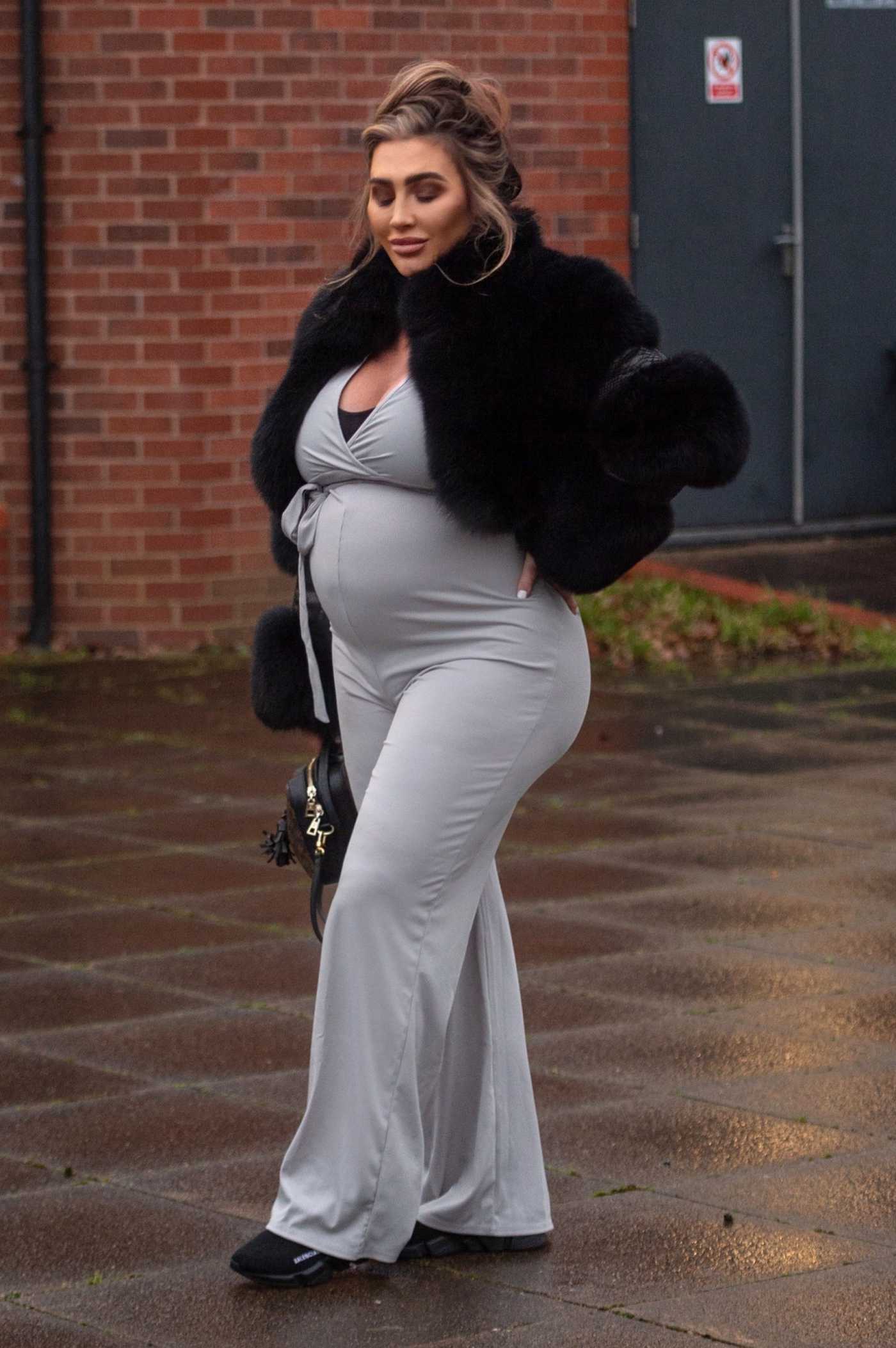 Lauren Goodger in a Grey Jumpsuit Was Seen Out in London 04/11/2021