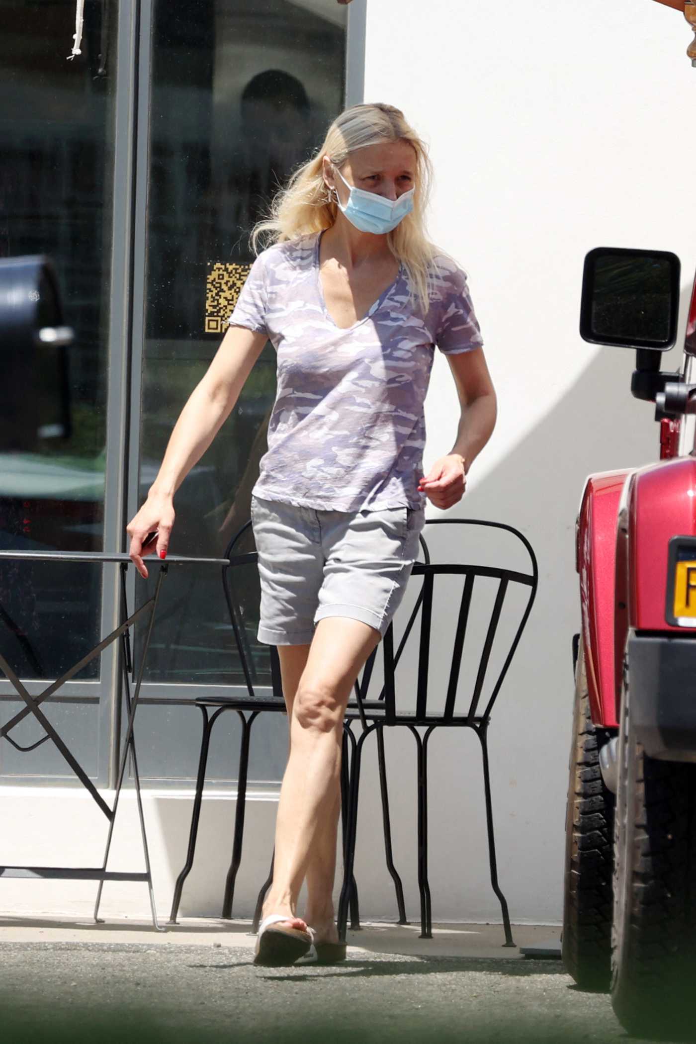 Gwyneth Paltrow in a Grey Shorts Was Seen Out in the Hamptons 06/21/2021