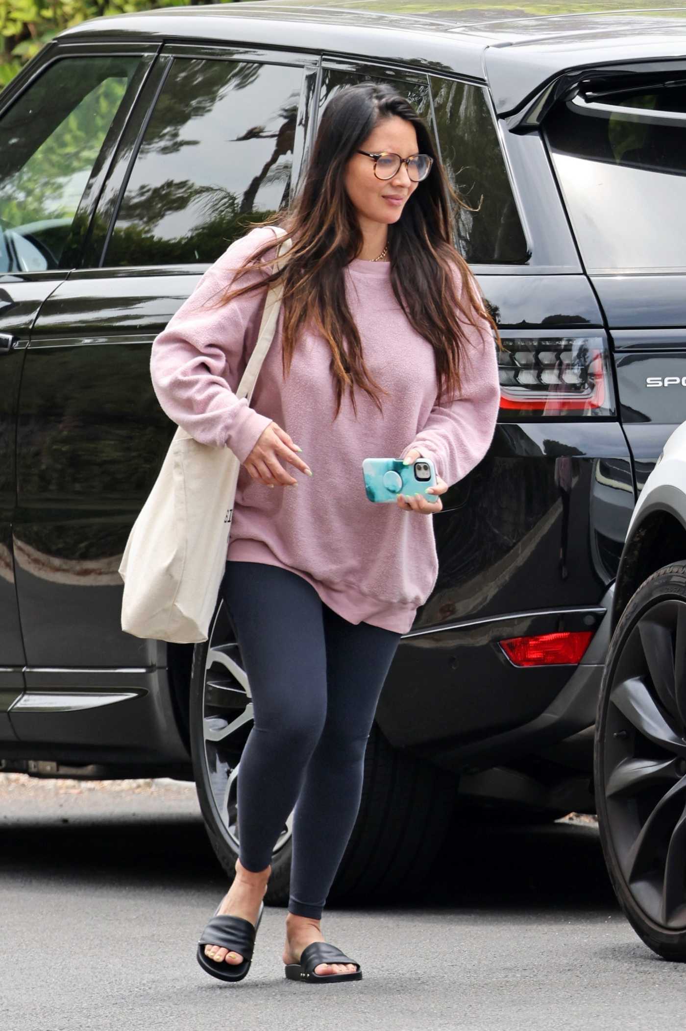 Olivia Munn in a Pink Sweatshirt Was Seen Out in Los Angeles 06/29/2021
