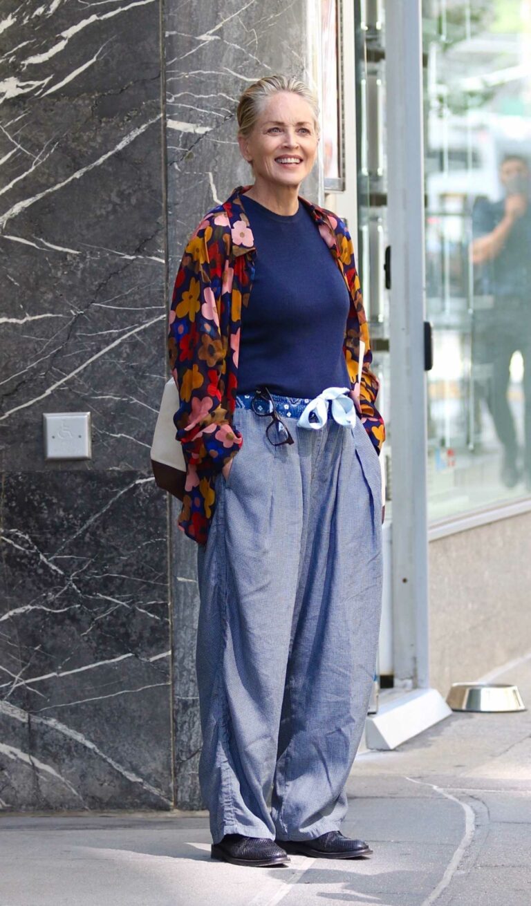 Sharon Stone in a Grey Oversized-Baggy Pants