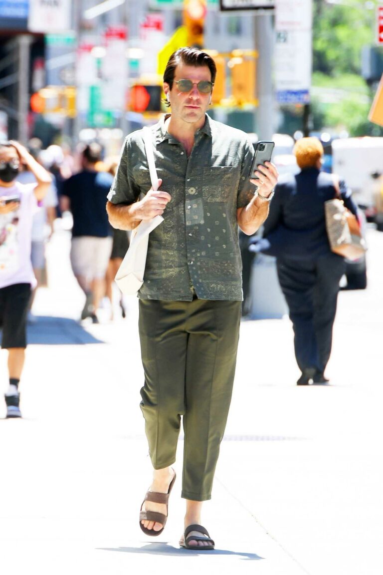 Zachary Quinto in an Olive Pants