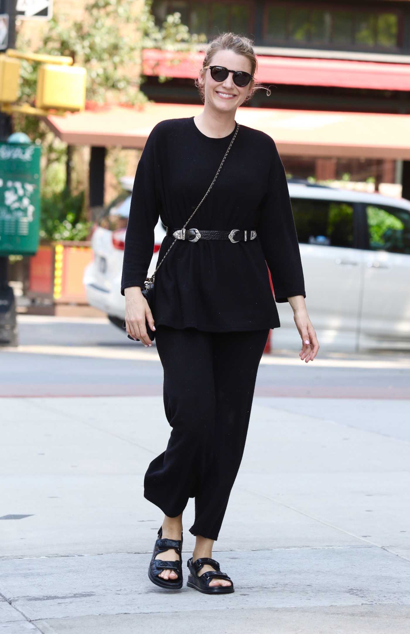 Blake Lively in a Black Outfit Was Seen Out in Manhattan’s Downtown Area in New York 07/15/2021