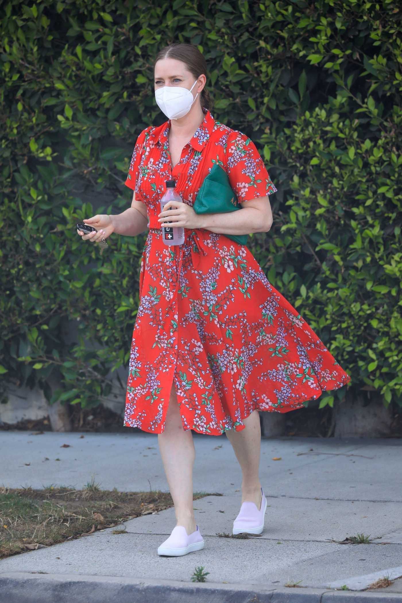Amy Adams in a Red Floral Dress Was Seen Out in Beverly Hills 08/12/2021