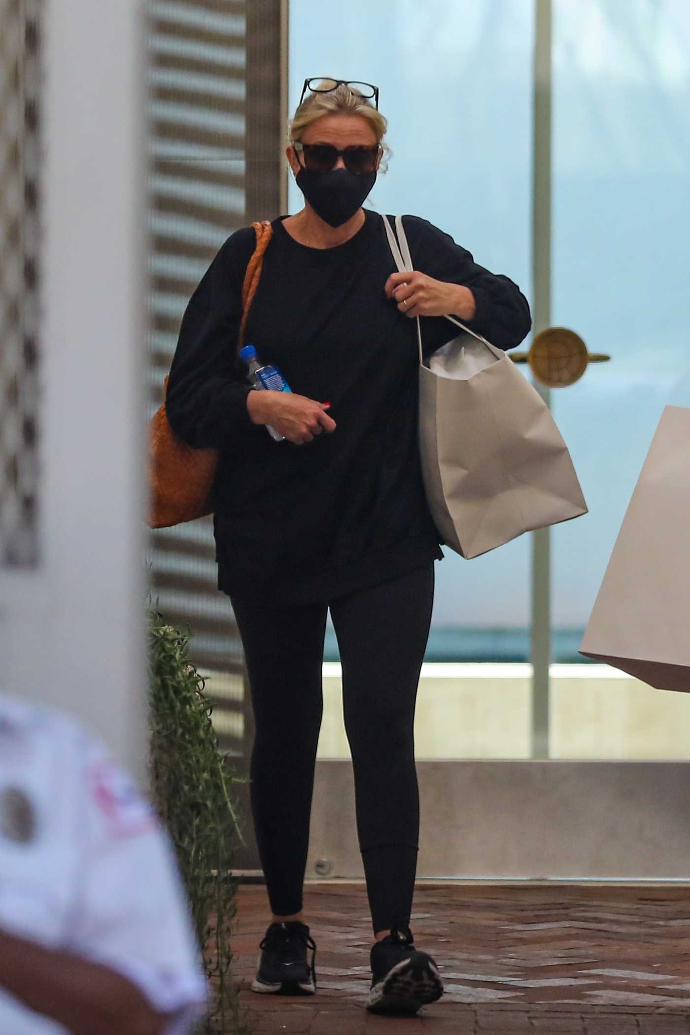 Cameron Diaz in a Black Protective Mask Was Seen on Melrose Place in West Hollywood 09/07/2021