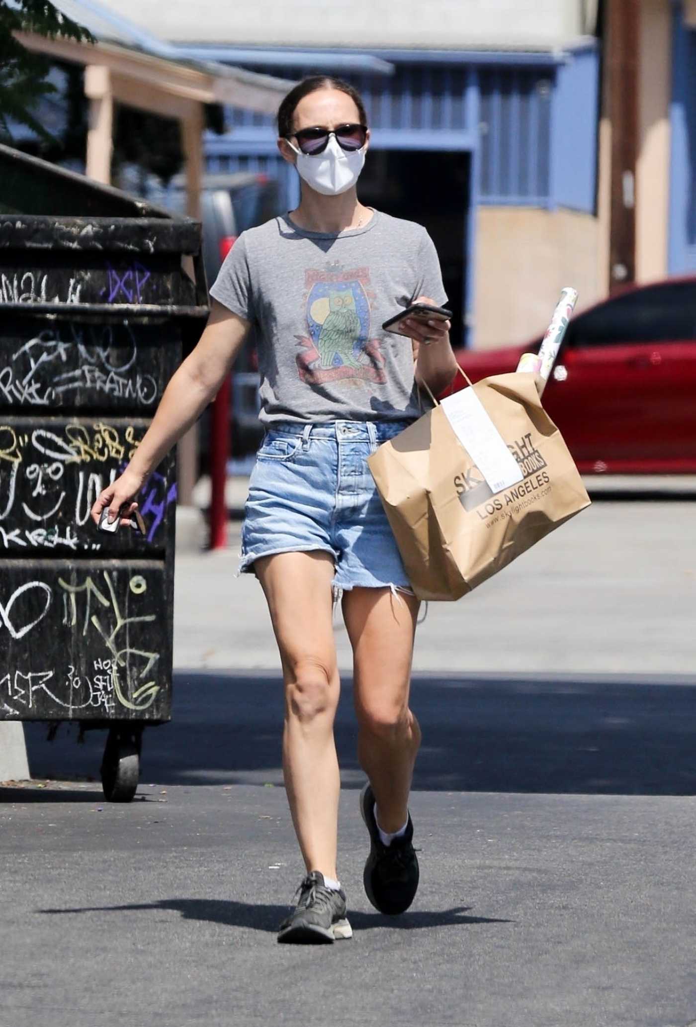Natalie Portman in a Blue Denim Shorts Goes Shopping in Los Feliz 09/09/2021