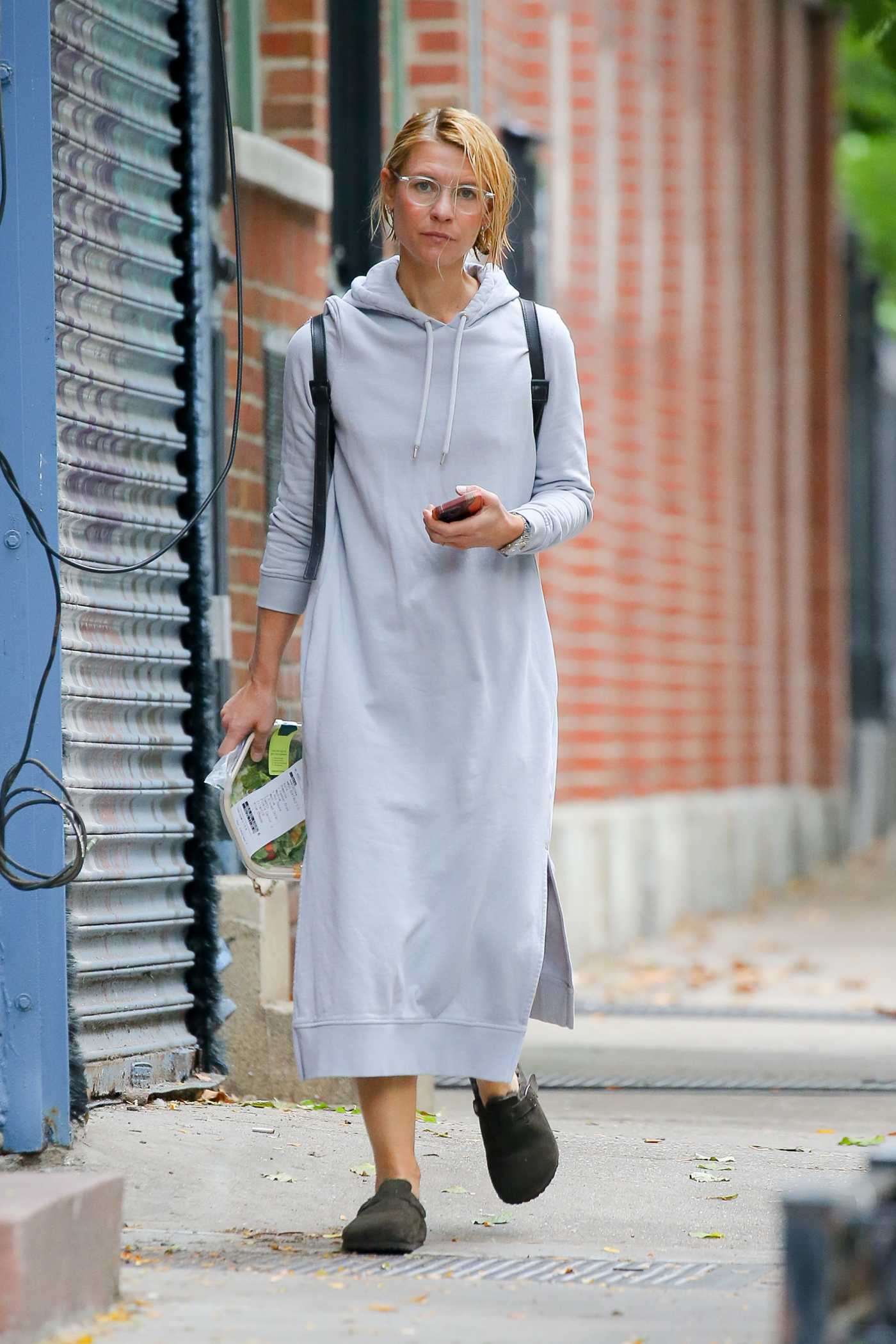 Claire Danes in a Grey Hoodie Dress Was Seen Out in New York 10/25/2021