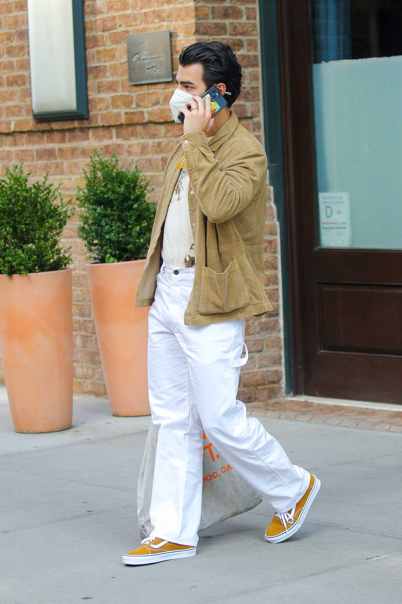 Joe Jonas in a White Pants Was Seen Out in New York 10/07/2021