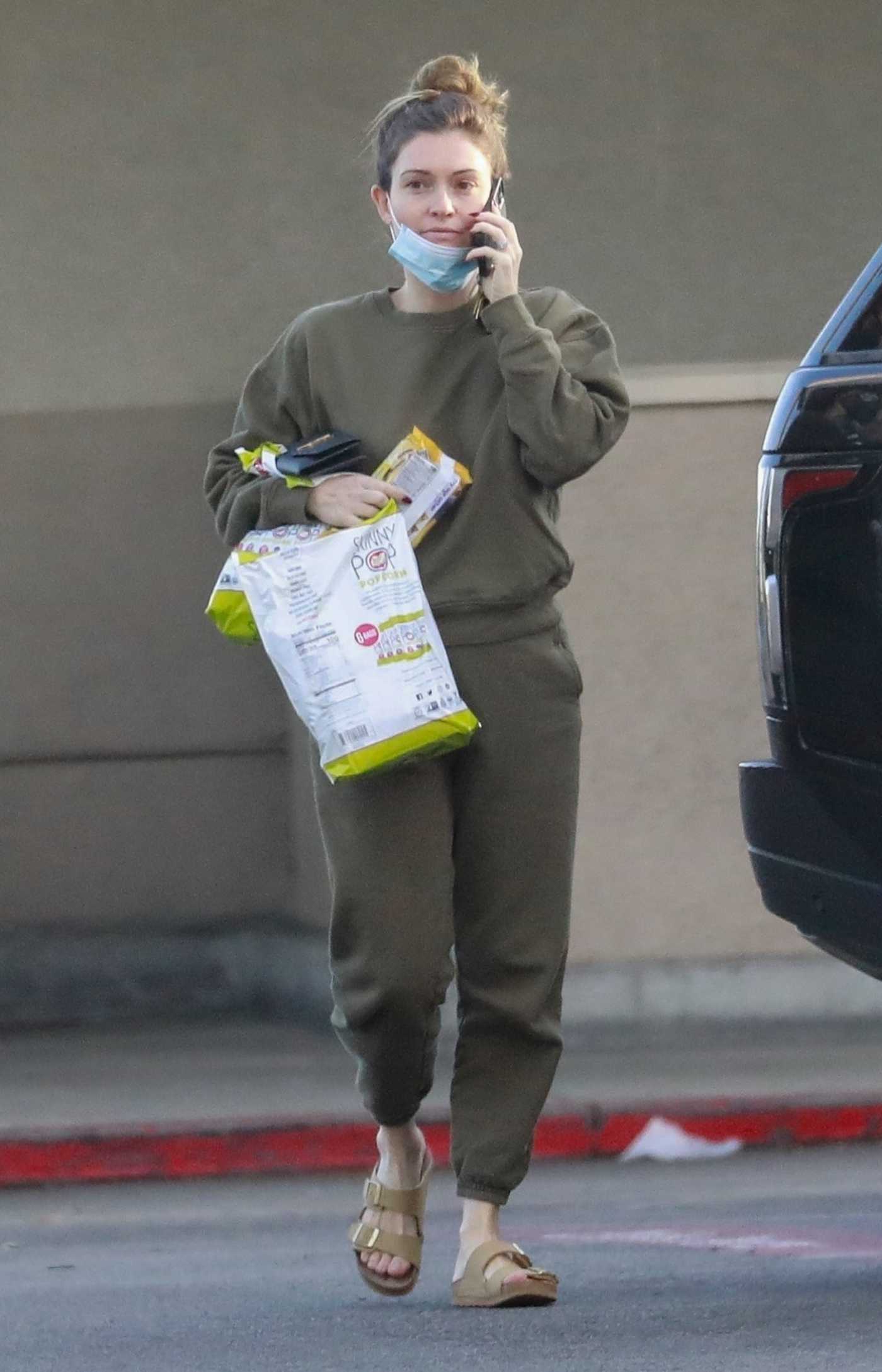 Lauren Parsekian in an Olive Sweatsuit Stops by the Grocery Store in Los Feliz 10/18/2021