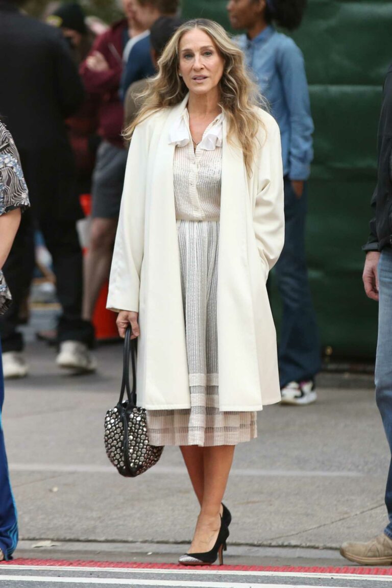 Sarah Jessica Parker in a White Cardigan