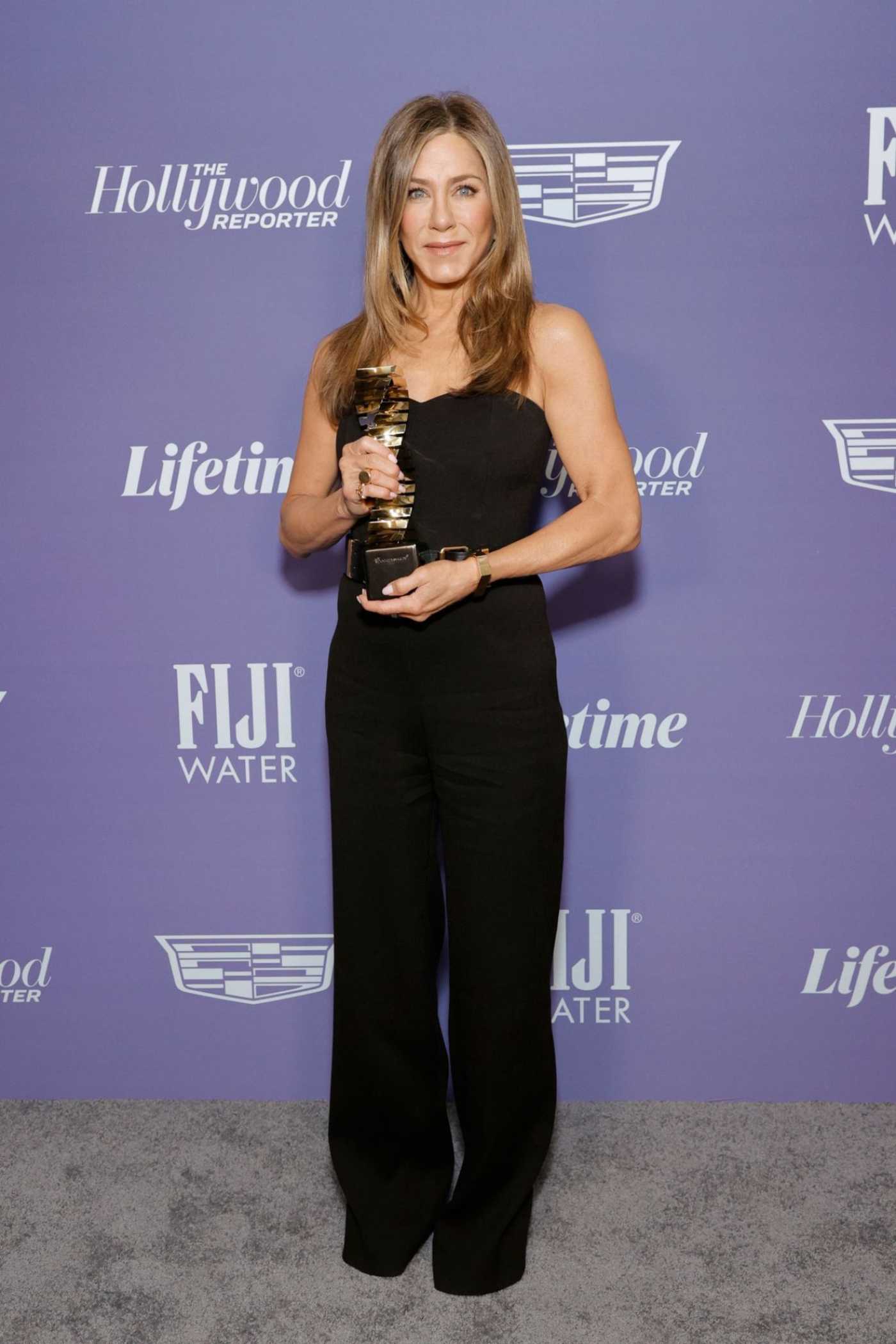 Jennifer Aniston Attends 2021 Hollywood Reporter's Women in Entertainment Gala in Los Angeles 12/08/2021