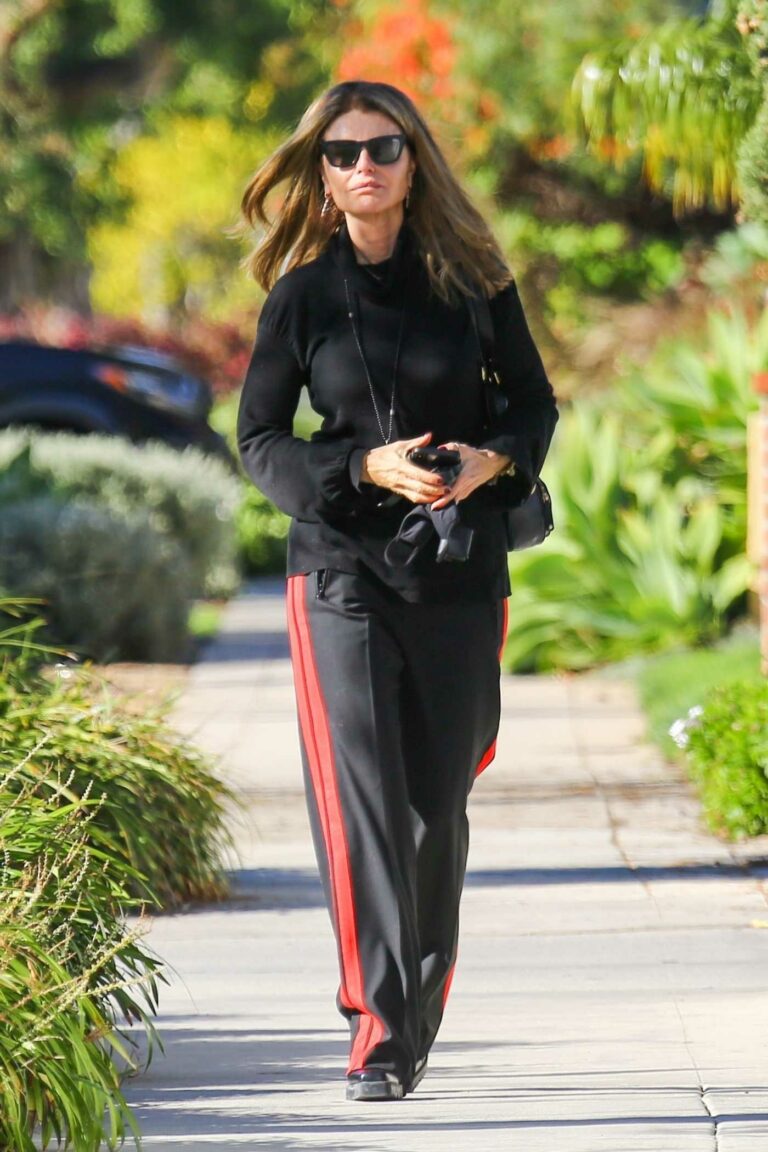 Maria Shriver in a Black Track Pants