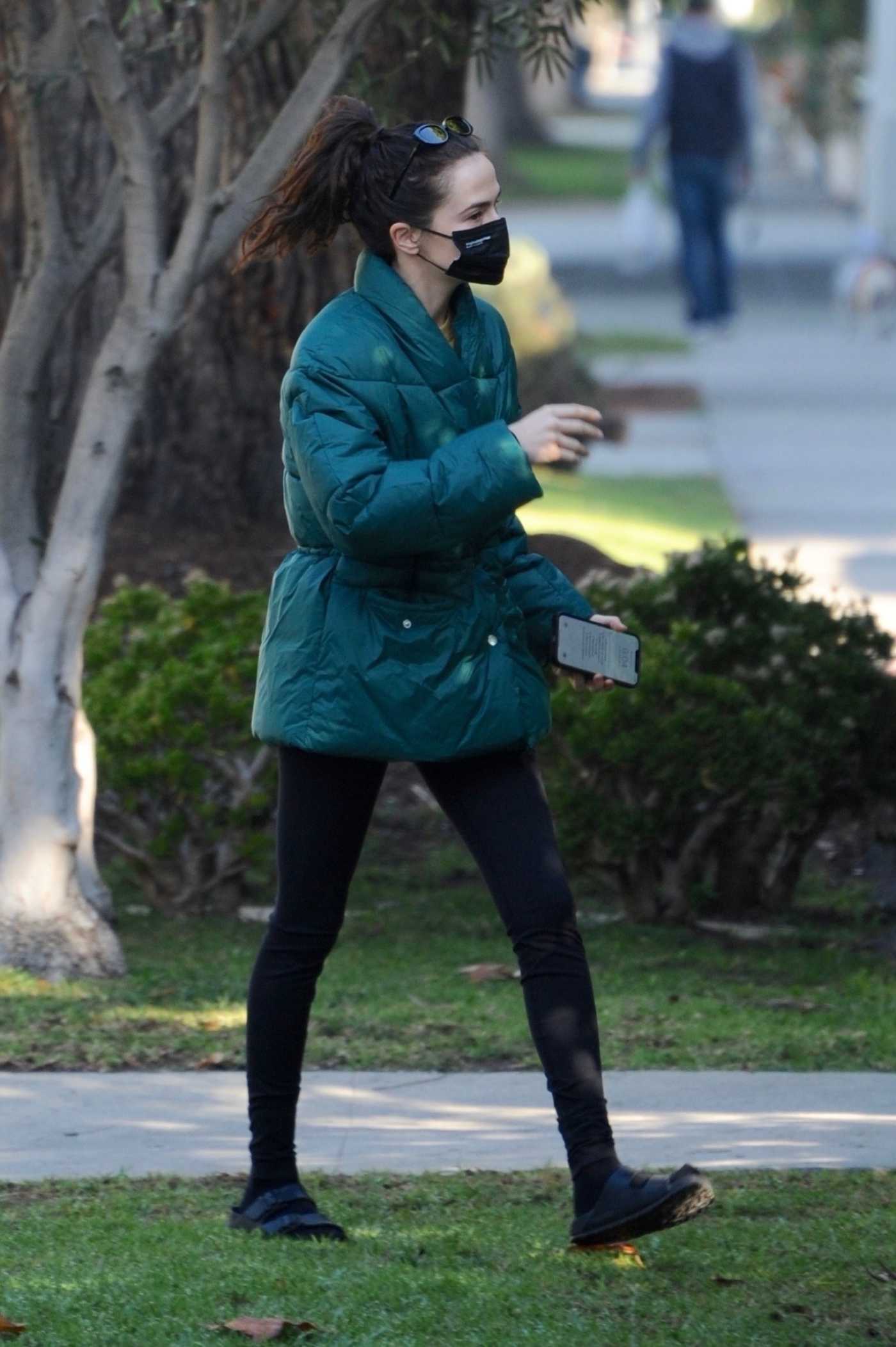 Zoey Deutch in a Green Puffer Jacket Leaves a Pilates Class in Los Angeles 01/05/2022
