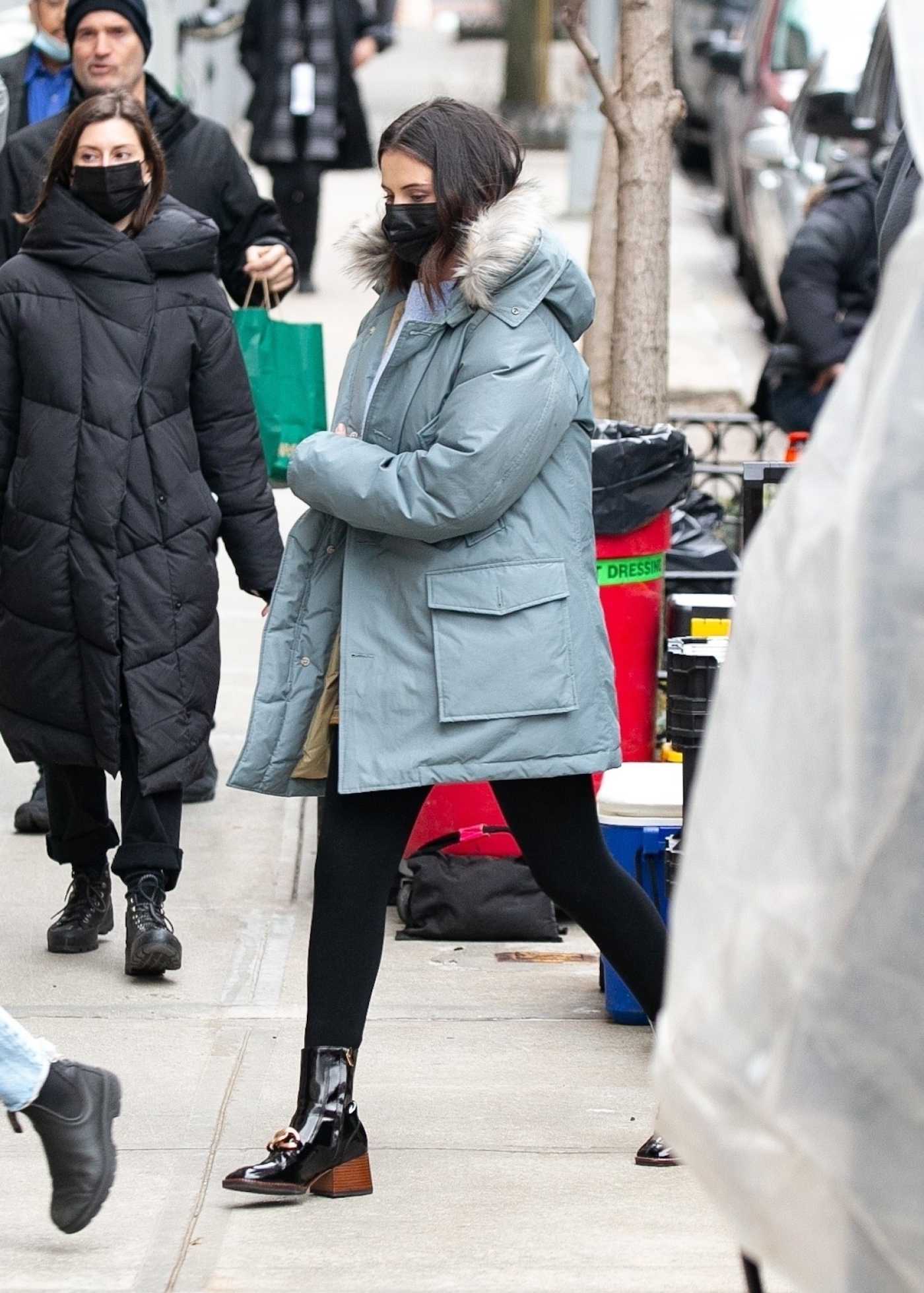 Selena Gomez in a Black Protective Mask on the Set of Only Murders in the Building in the Upper West Side in New York 02/24/2022