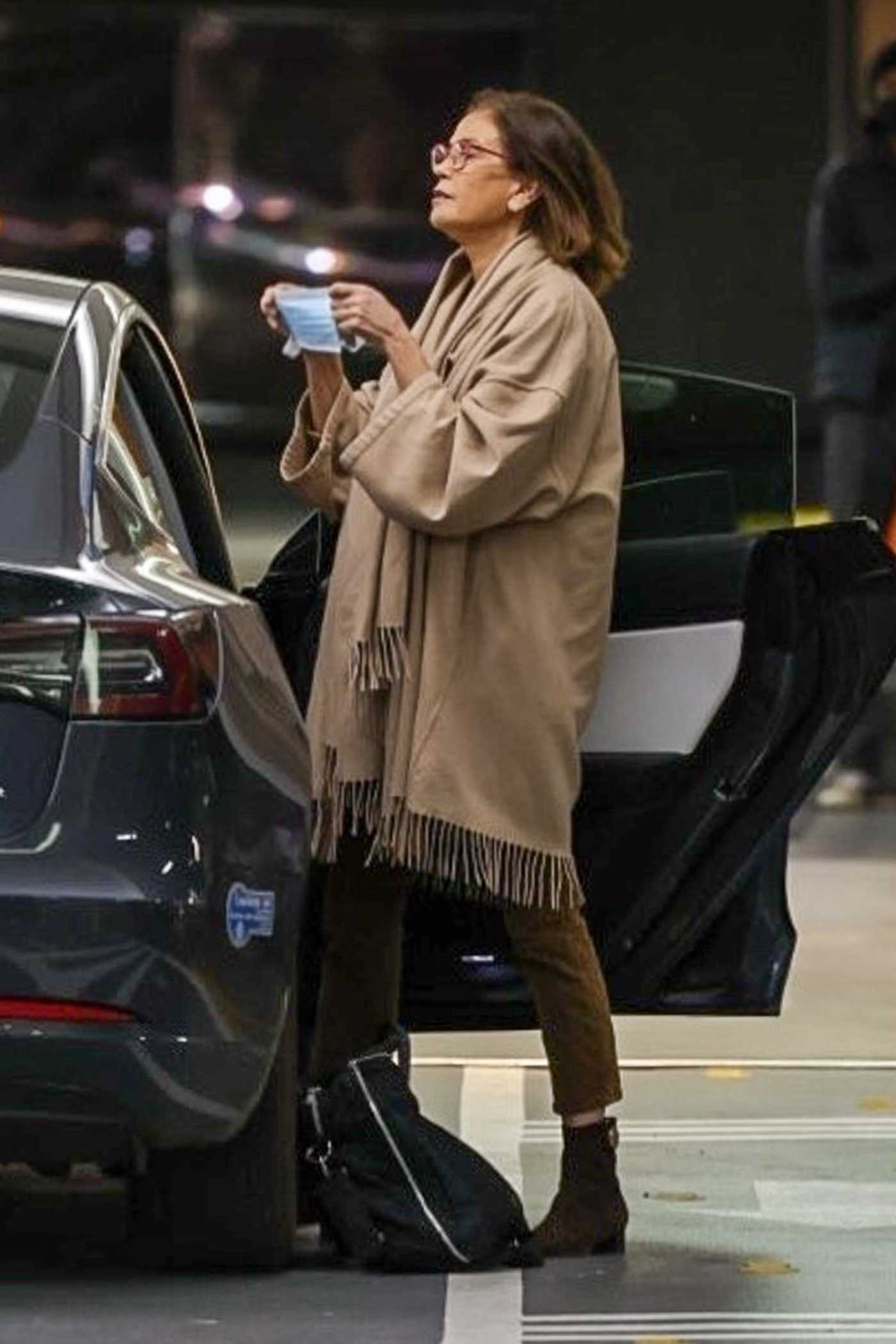 Teri Hatcher in a Beige Cardigan Arrives to a Business Meeting in West Hollywood 02/01/2022