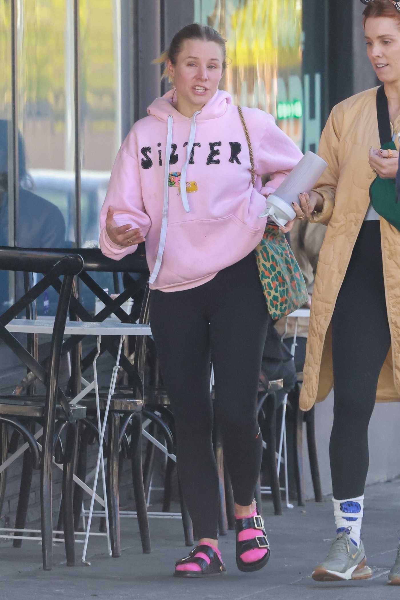 Kristen Bell in a Pink Hoodie Leaves Her Workout in Los Feliz 03/29/2022