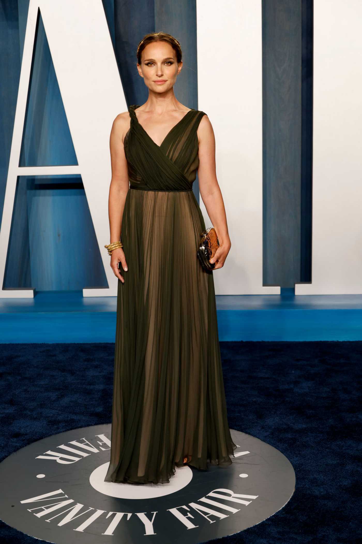 Natalie Portman Attends 2022 Vanity Fair Oscar Party in Beverly Hills 03/27/2022