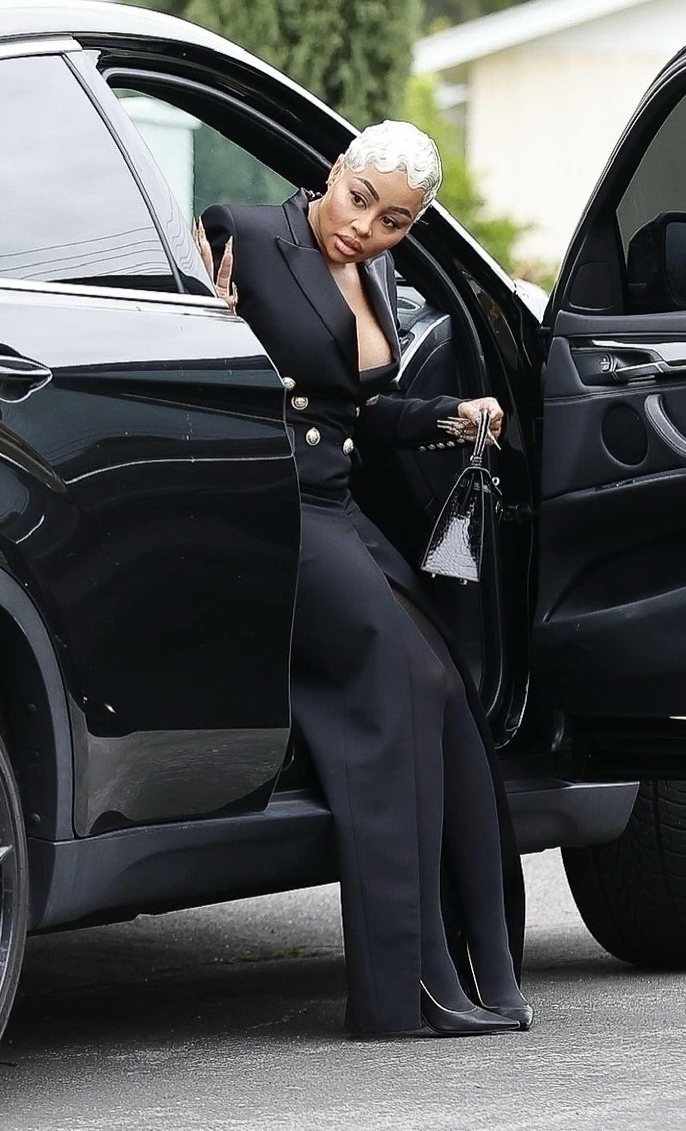 Blac Chyna in a Black Outfit Was Seen Out in Los Angeles 04/19/2022