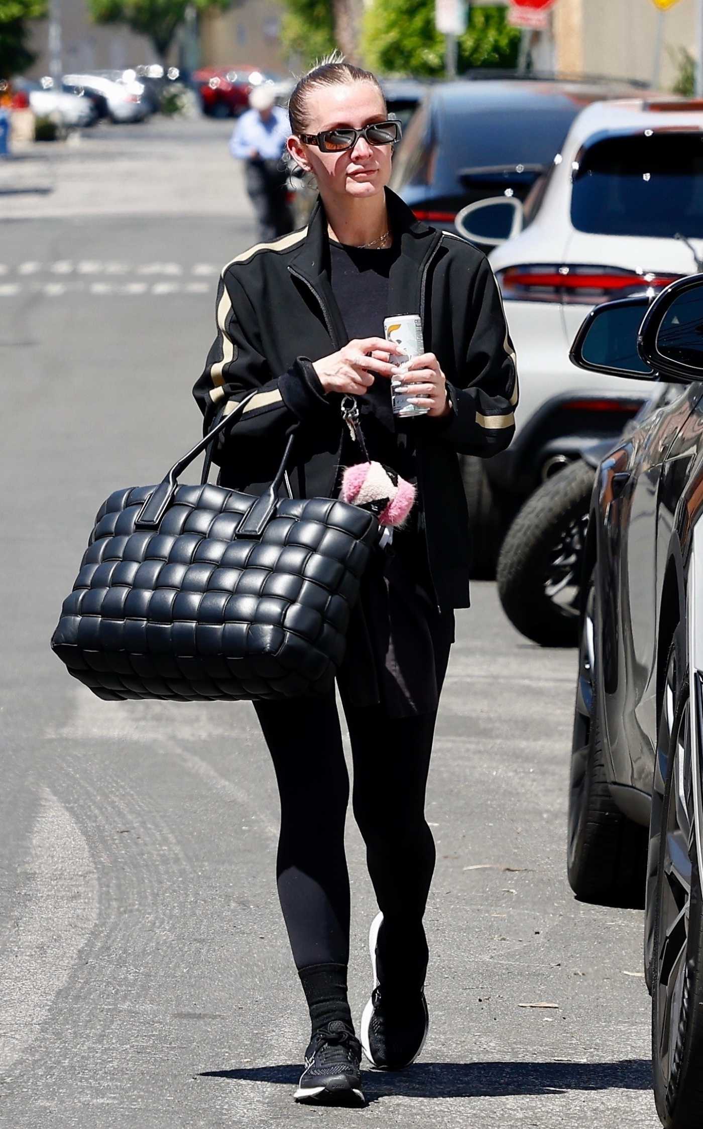 Ashlee Simpson in a Black Leggings Leaves a Gym Session in Studio City 05/12/2022