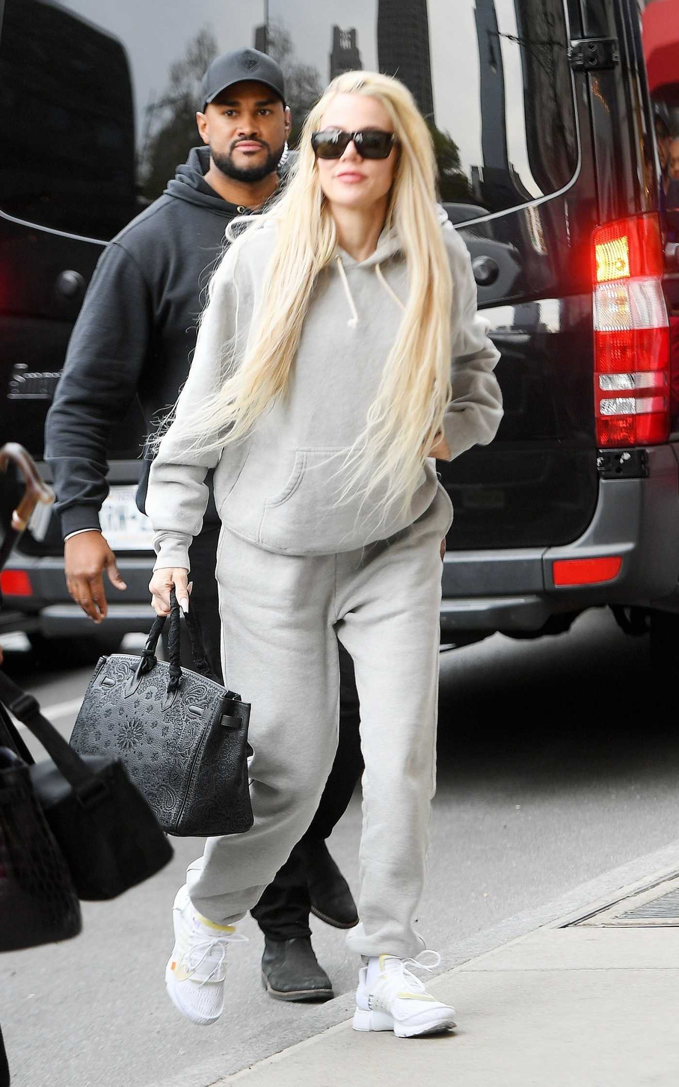 Khloe Kardashian in a Grey Sweatsuit Was Seen Out in New York 05/01/2022