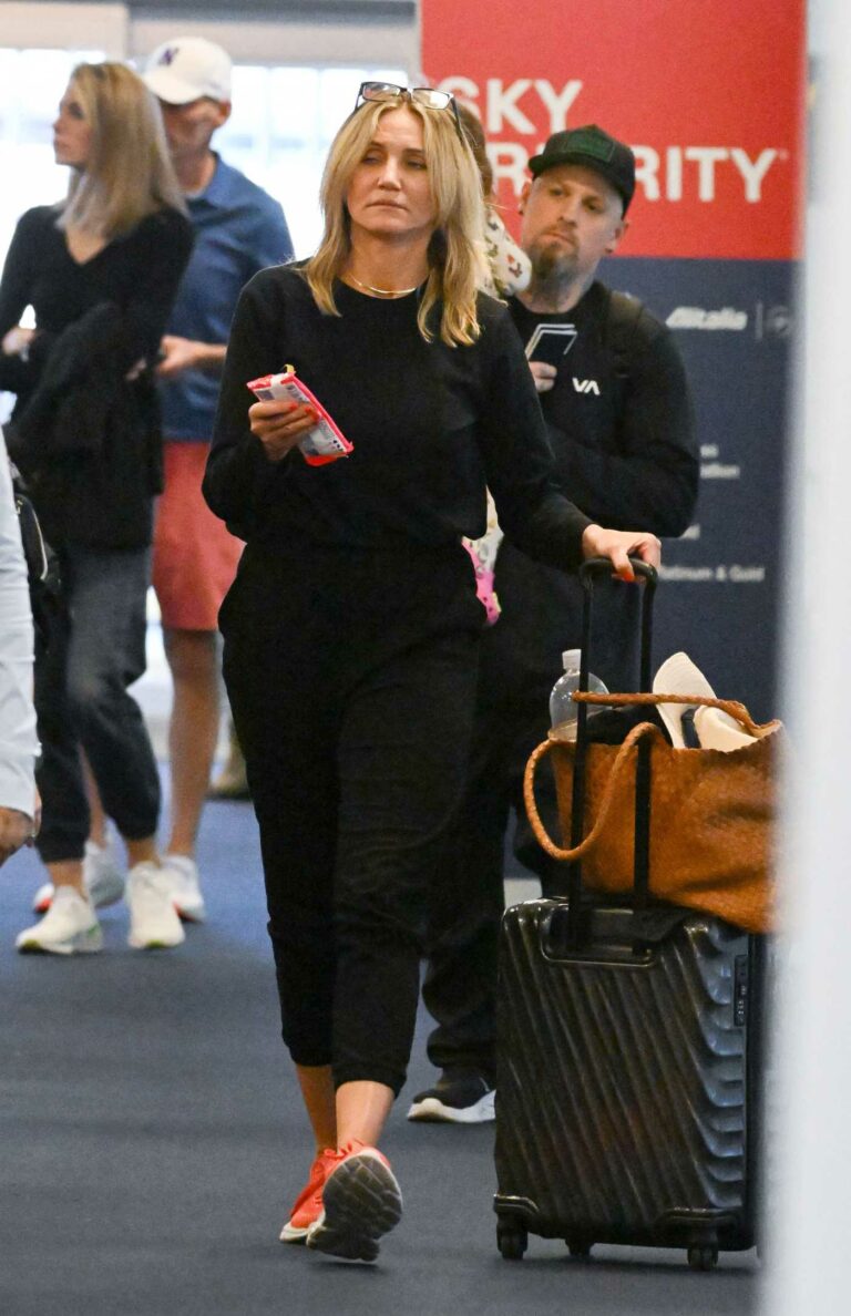 Cameron Diaz in a Black Outfit