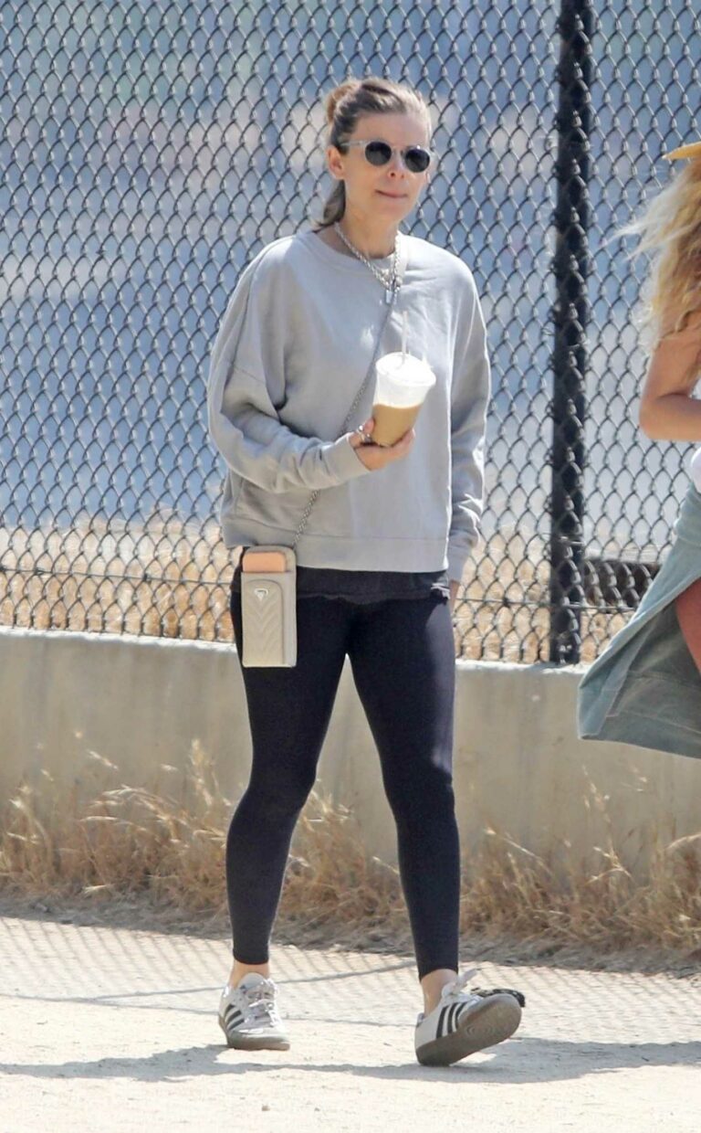 Kate Mara in a Grey Sweatshirt