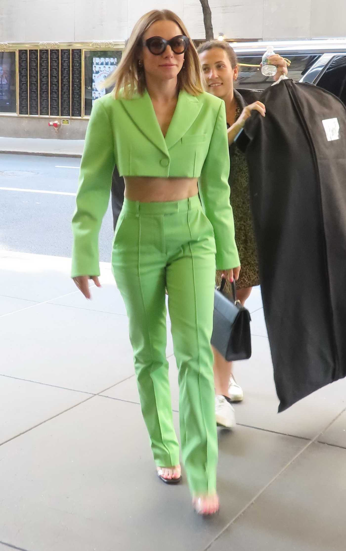 Kristen Bell in a Neon Green Pantsuit Arrives for a Taping of The Tonight Show in New York 06/20/2022