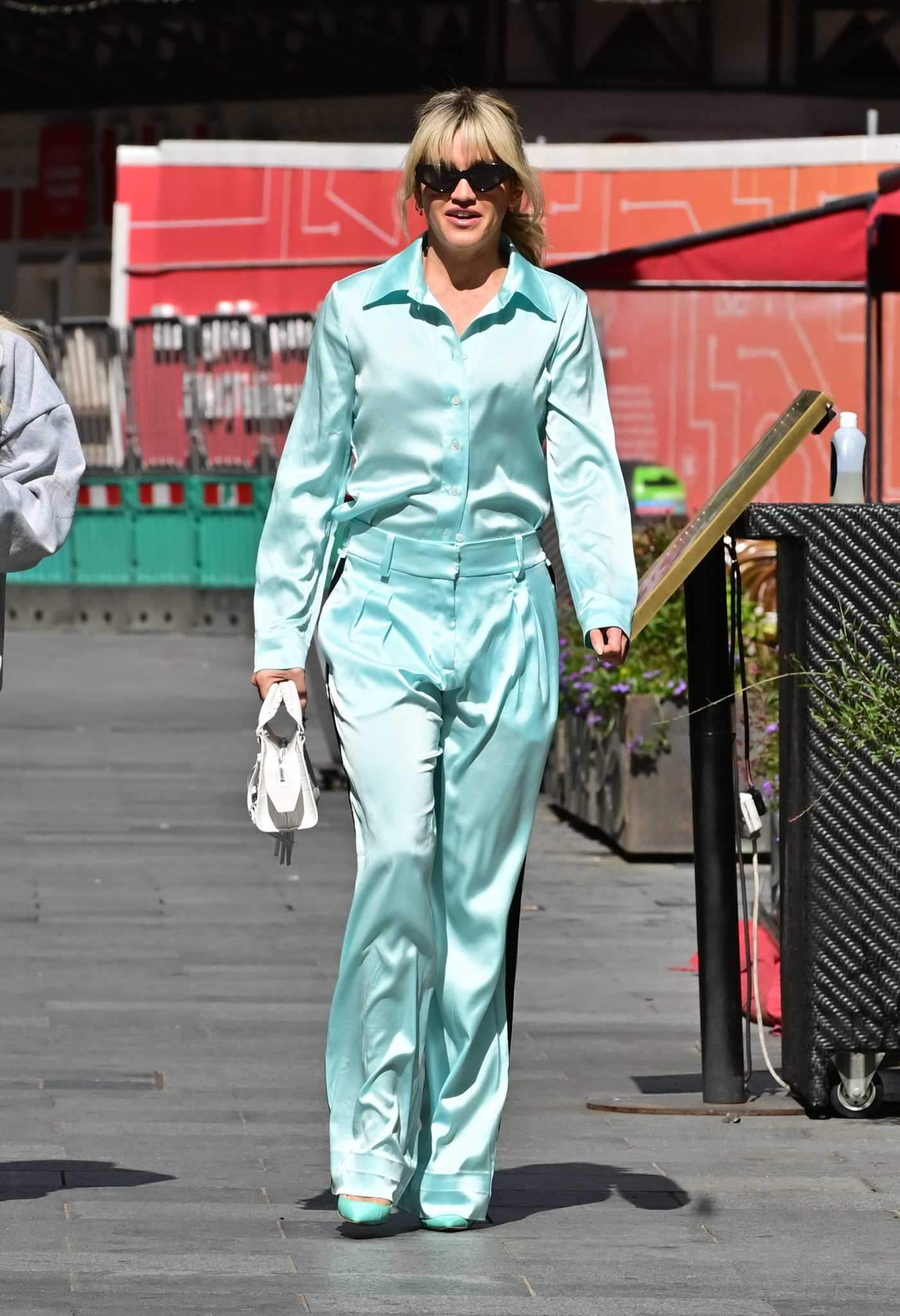 Ashley Roberts in a Turquoise Pantsuit Leaves the Heart Radio in London 07/04/2022