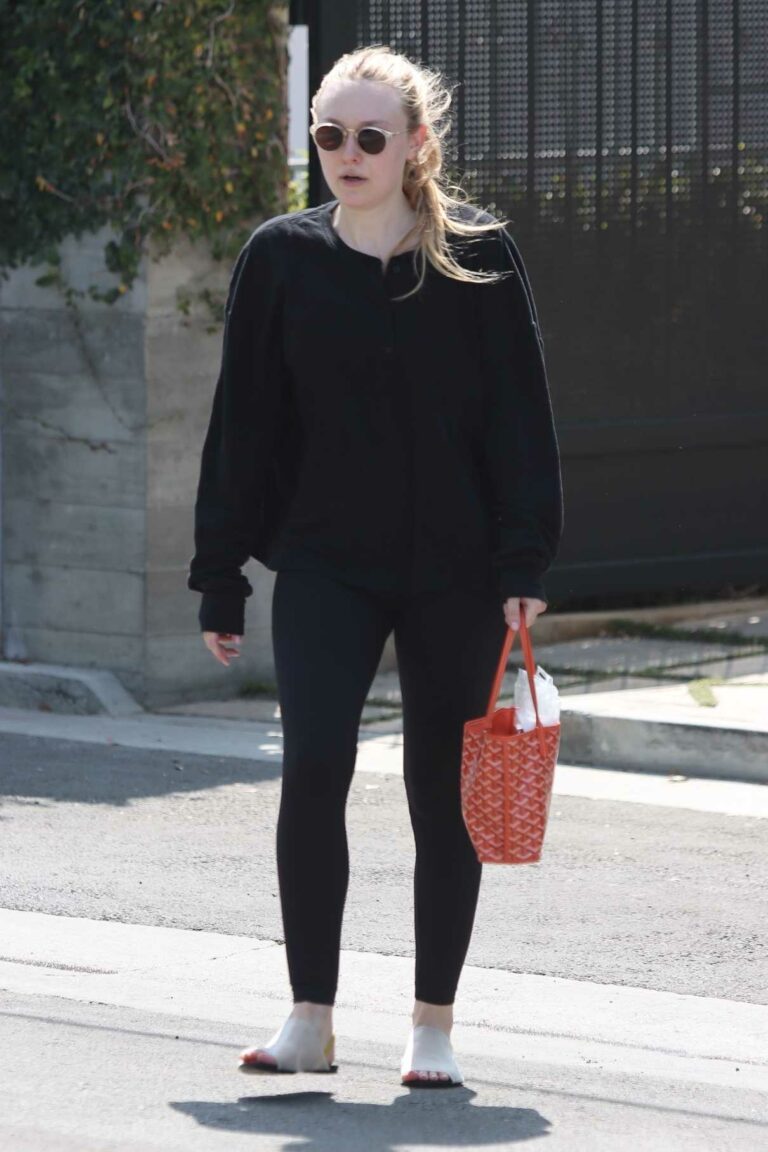 Dakota Fanning in a Black Outfit