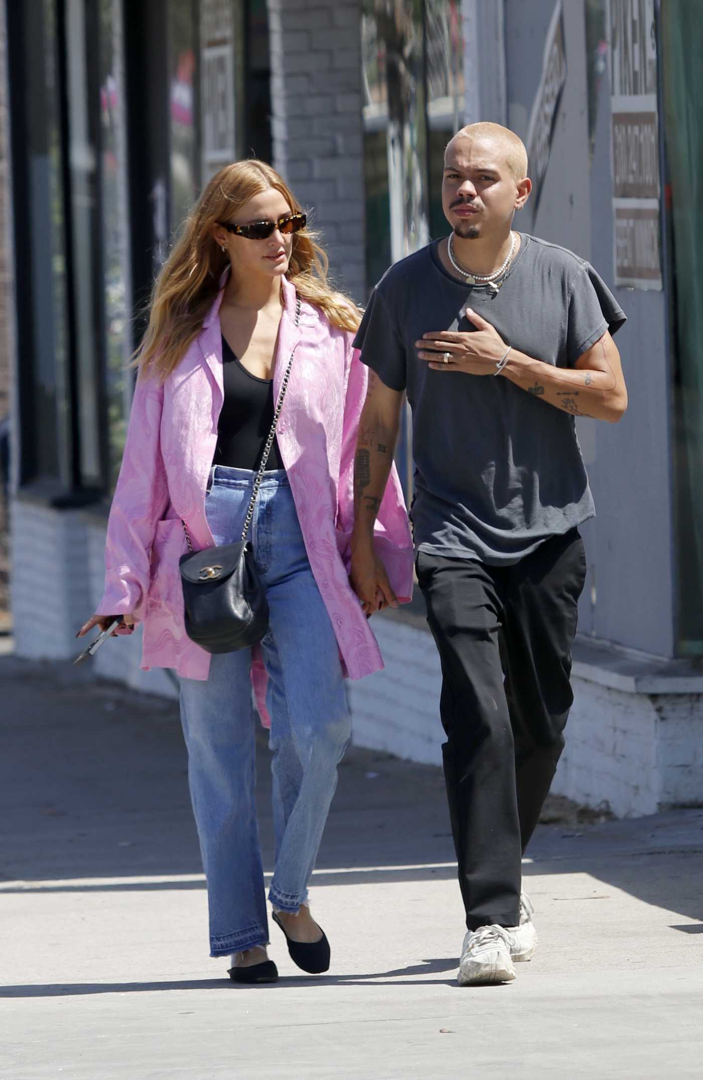 Ashlee Simpson in a Lilac Jacket Was Seen Out with Evan Ross in Los Angeles 08/22/2022