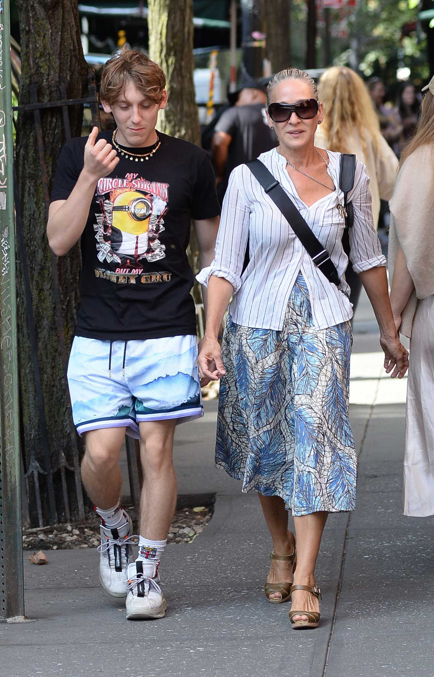 Sarah Jessica Parker in a White Striped Shirt Was Spotted Out with Her Son in New York 08/14/2022