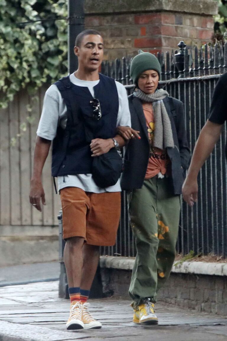 Thandie Newton in an Olive Pants