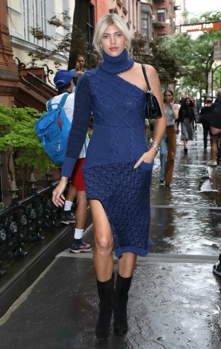 Devon Windsor in a Blue Knitted Dress