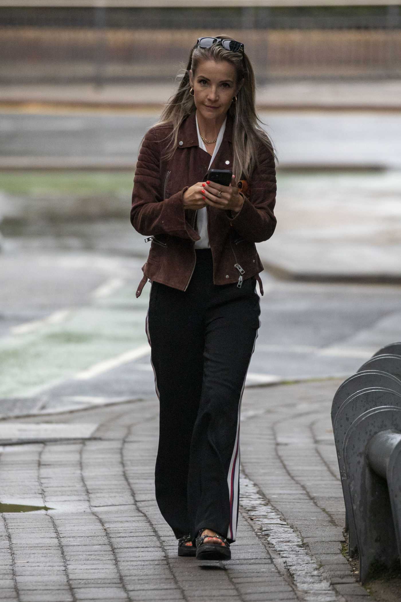 Helen Skelton in a Brown Jacket Arrives at the BBC Studios in Leeds 09/04/2022