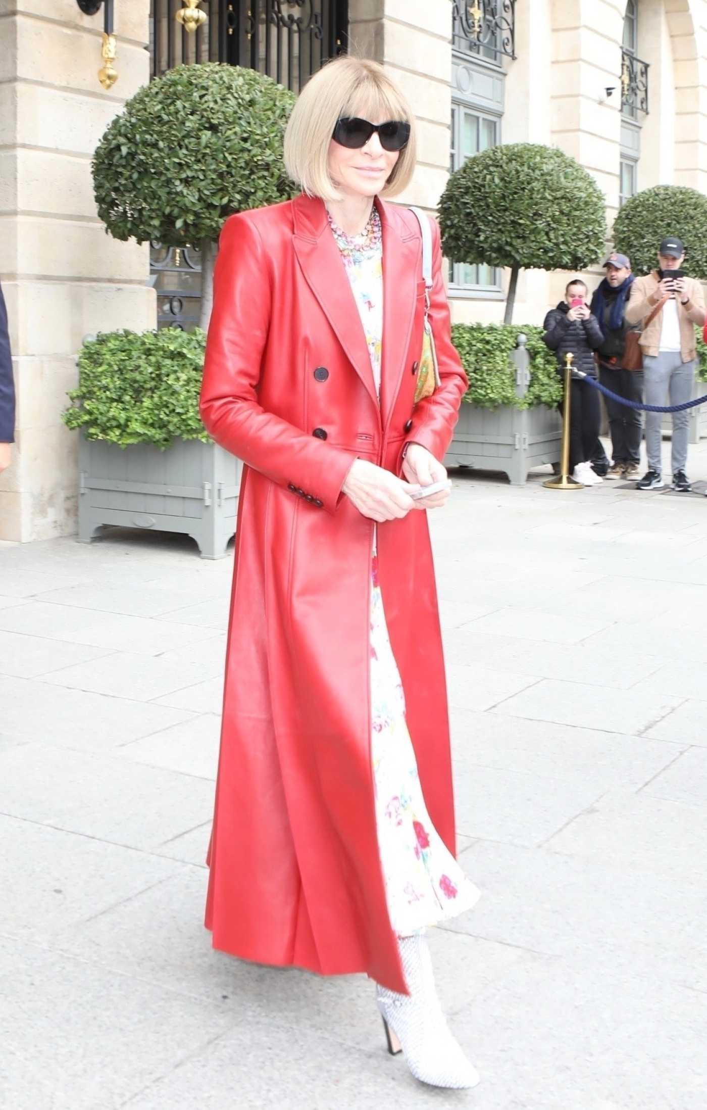 Anna Wintour in a Red Leather Trench Coat Heads to the Balenciaga Show During 2022 Paris Fashion Week in Paris 10/02/2022