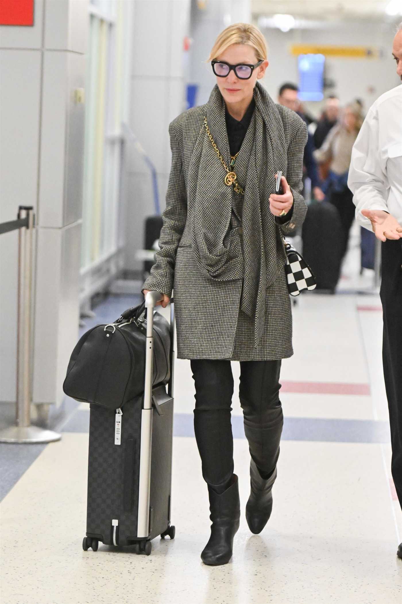 Cate Blanchett Arrives at JFK Airport in New York 10/01/2022
