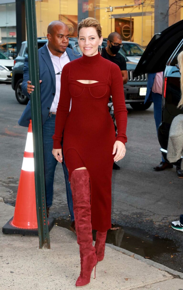 Elizabeth Banks in a Red Dress