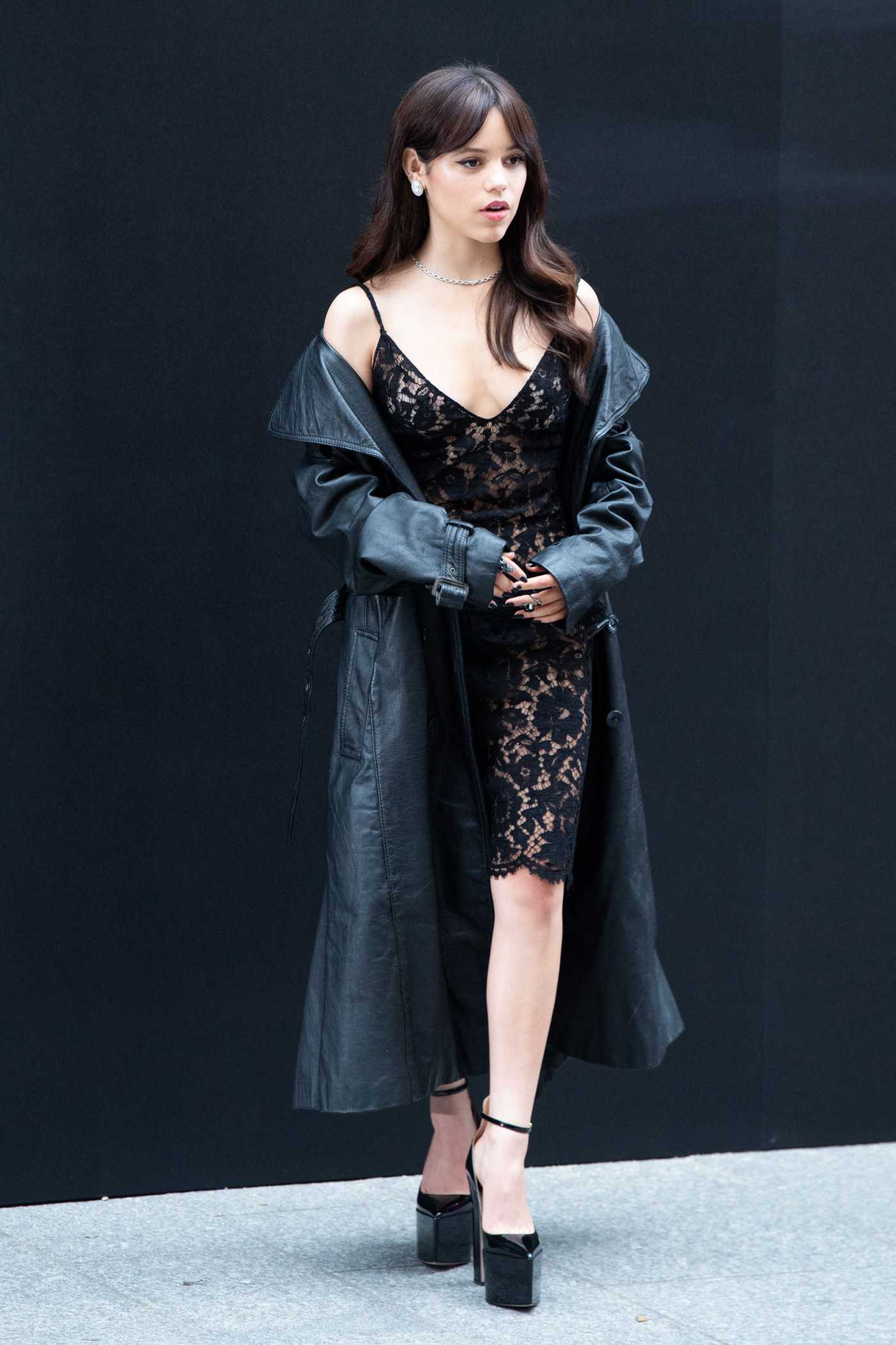 Jenna Ortega Attends the Valentino Fashion Show During 2022 Paris Fashion Week in Paris 10/02/2022