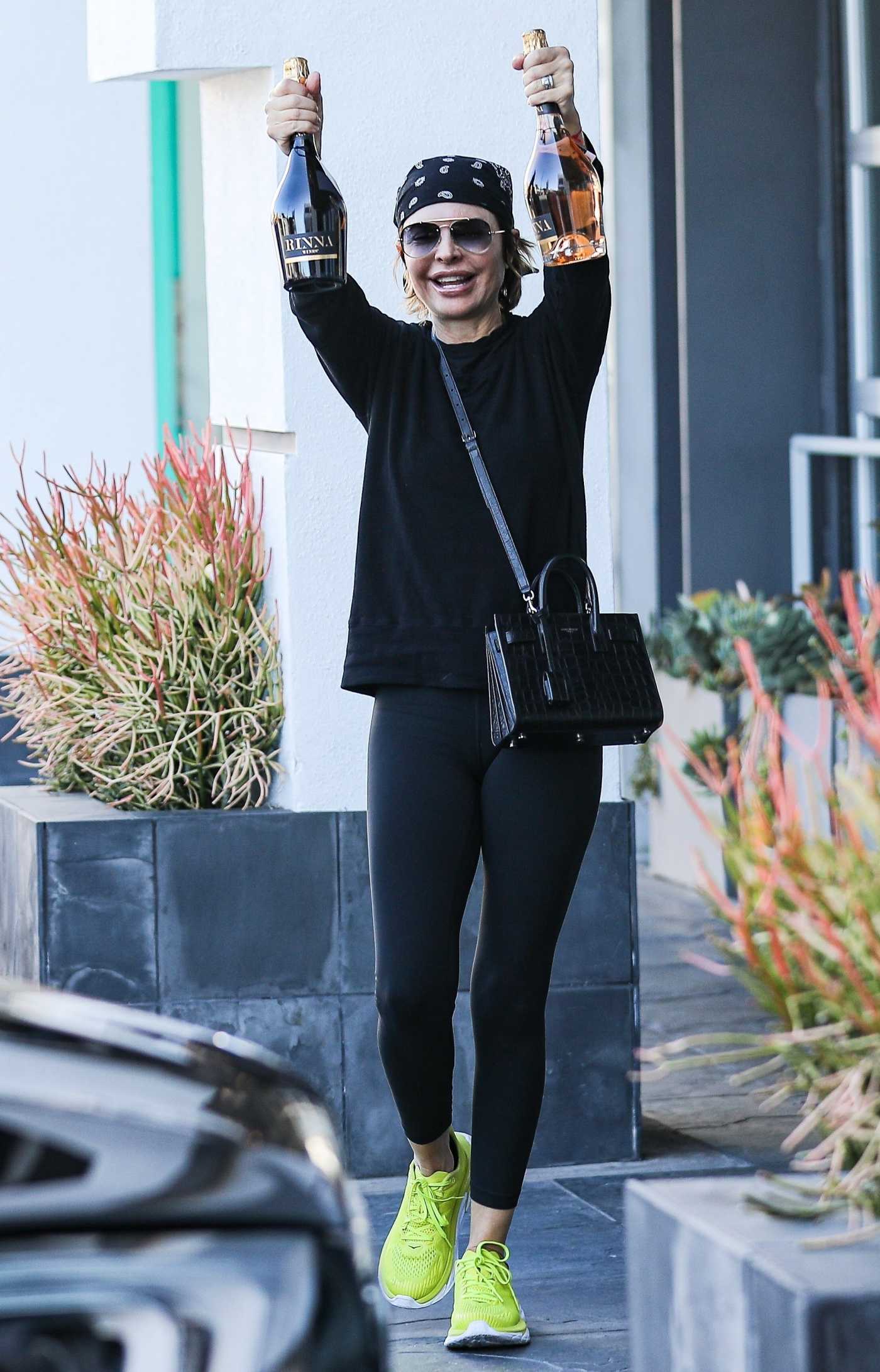 Lisa Rinna in a Neon Green Sneakers Was Seen at a Gas Station in West Hollywood 11/22/2022