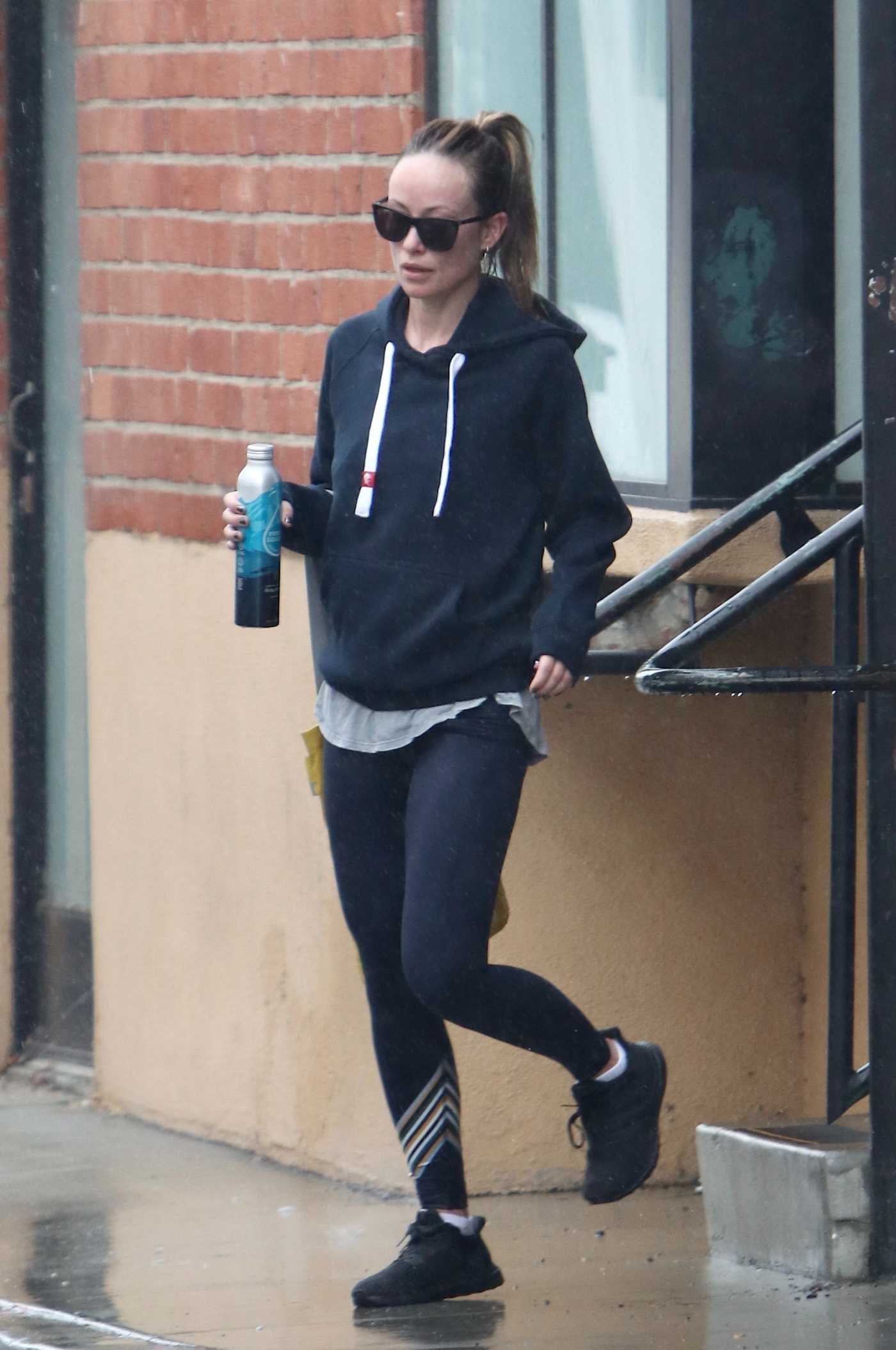 Olivia Wilde in a Black Hoodie Leaves a Workout in Studio City 11/07/2022