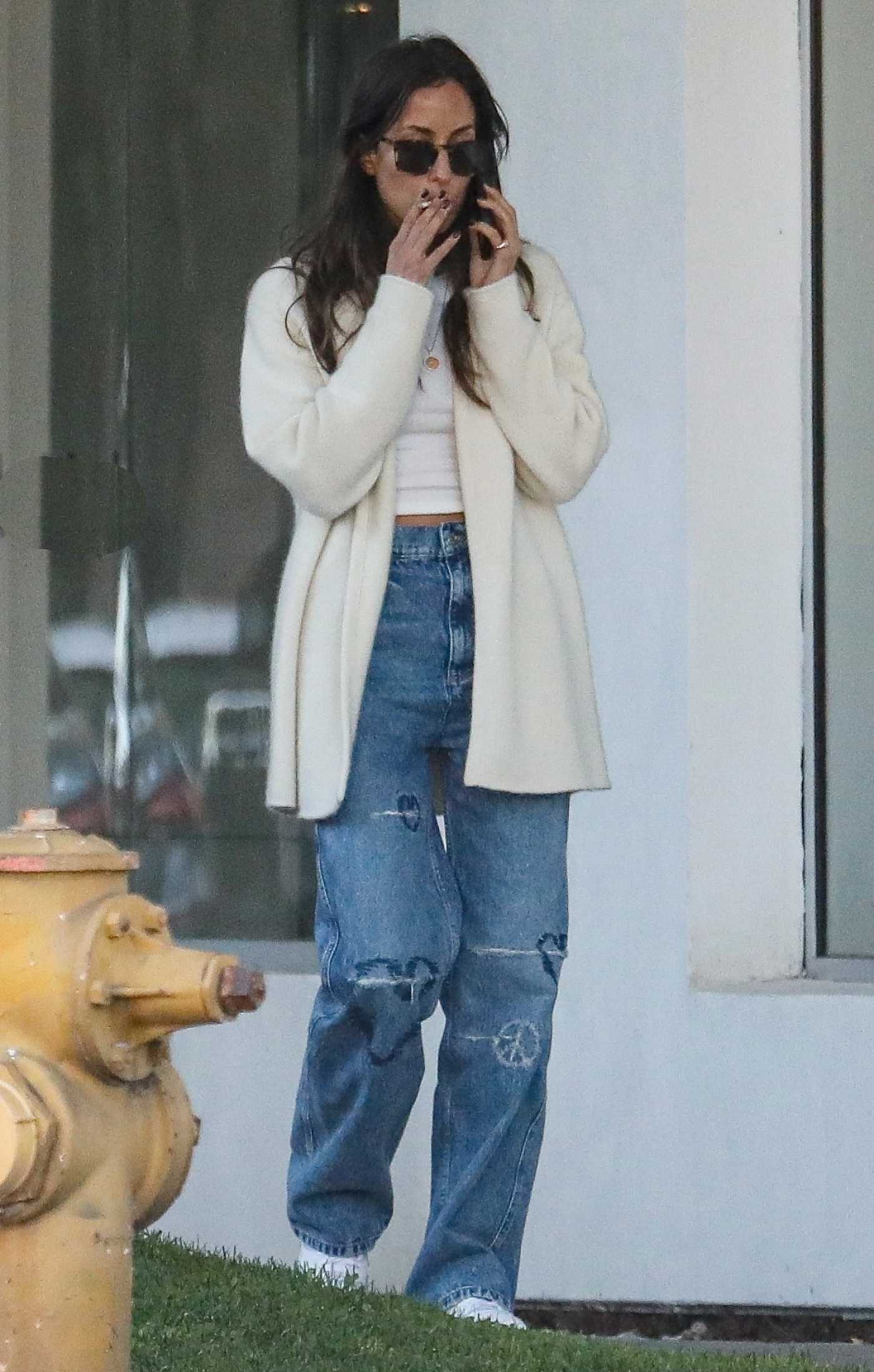 Ines De Ramon in a White Cardigan Was Seen Out in Los Angeles 12/24/2022