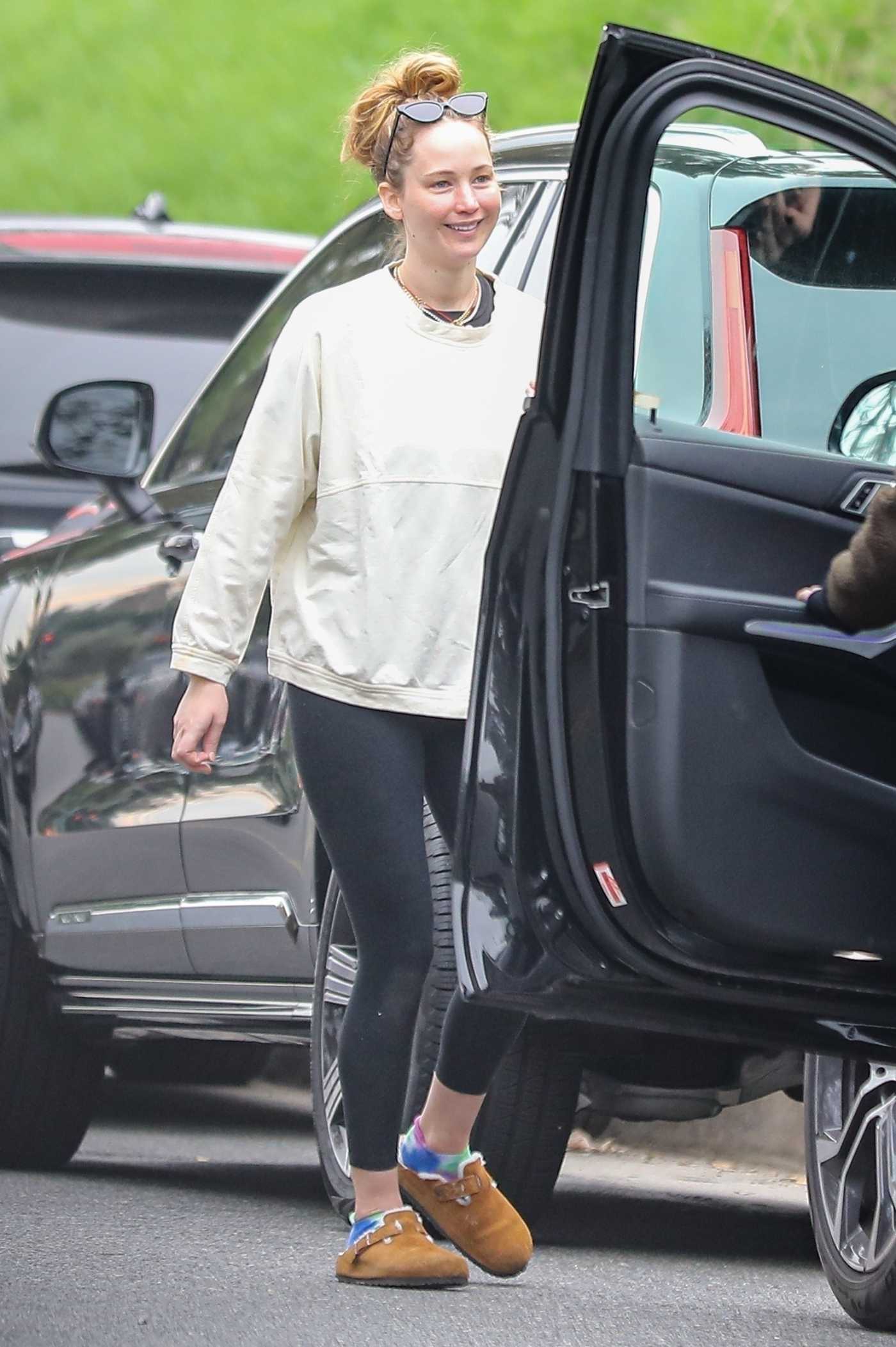 Jennifer Lawrence in a Black Leggings Enjoys a Day at the Park in Los Angeles 12/27/2022