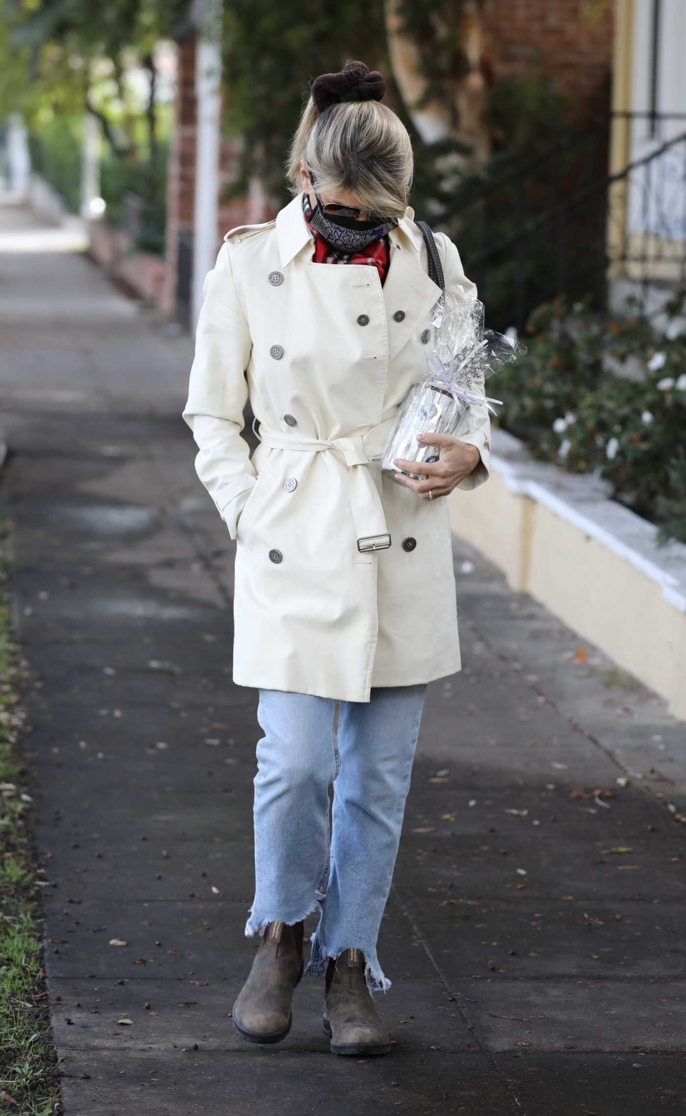 Lori Loughlin in a White Trench Coat Was Seen Out in Los Angeles 12/10/2022