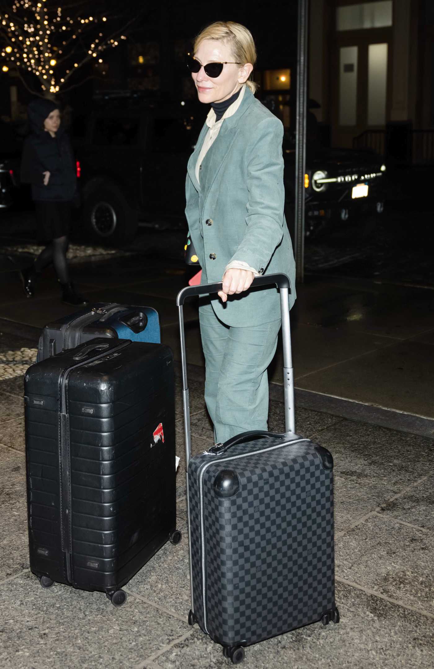Cate Blanchett in a Turquoise Pantsuit Arrives to JFK Airport in New York 01/04/2023
