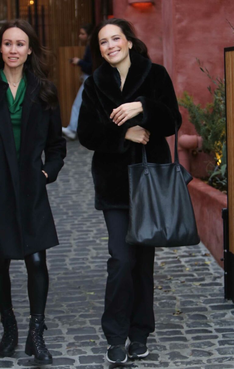 Davina Potratz in a Black Fur Coat