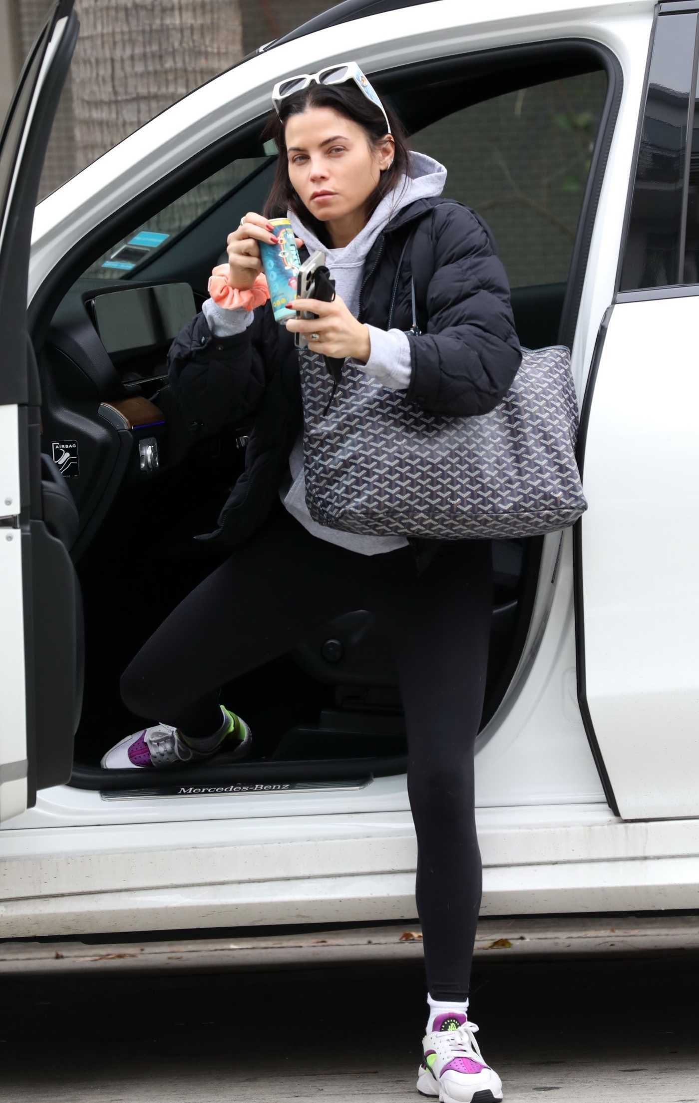 Jenna Dewan in a Black Jacket Hess to the Gym in Los Angeles 01/02/2023