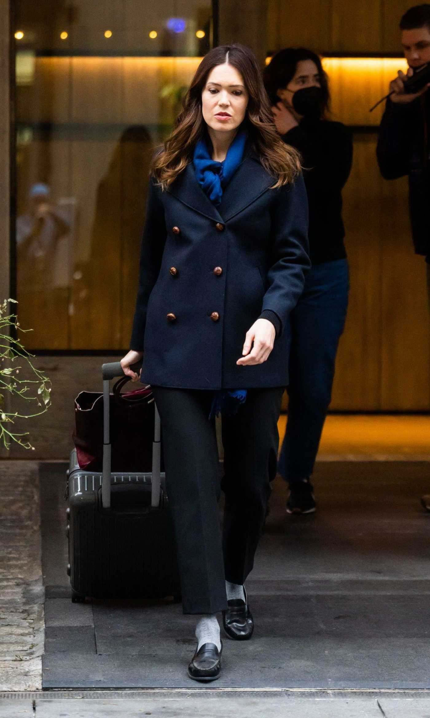 Mandy Moore in a Blue Blazer on the Set of Dr. Death in SoHo in New York City 01/13/2023