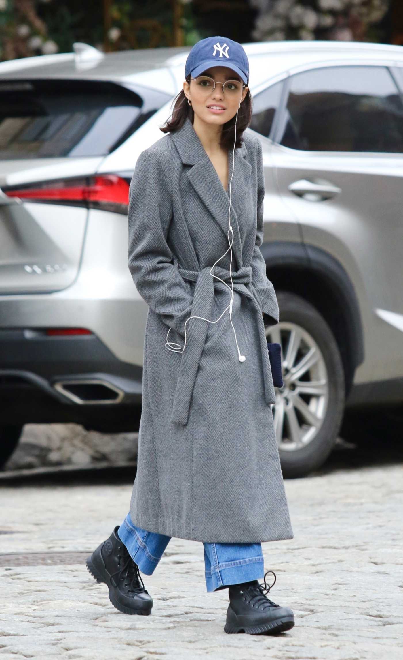 Rachel Zegler in a Grey Coat Was Seen in Manhattan’s Downtown Area in NYC 01/05/2023