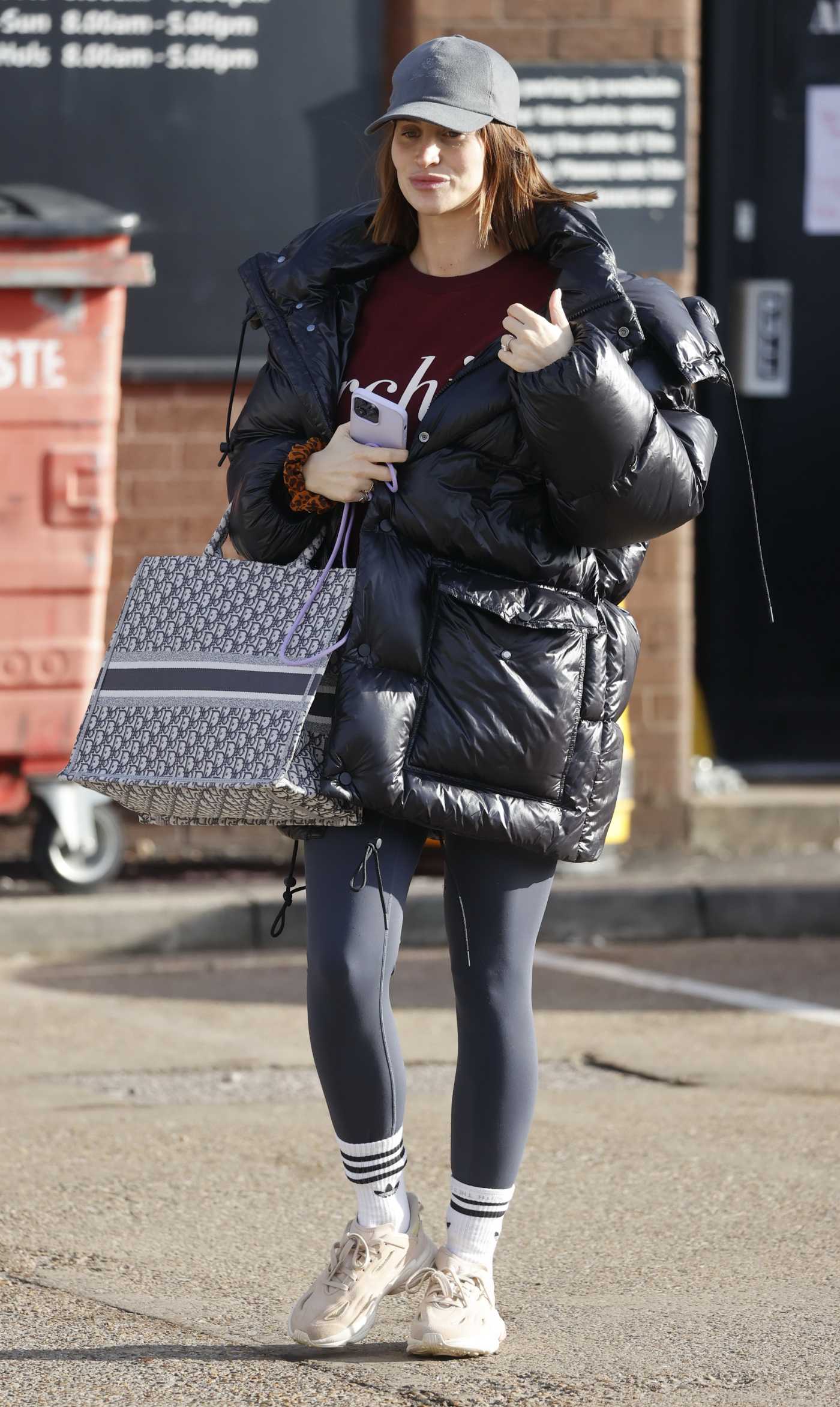 Ferne McCann in a Grey Cap Heads to a Farm Shop to Grab Her Vegetables in Essex 01/31/2023