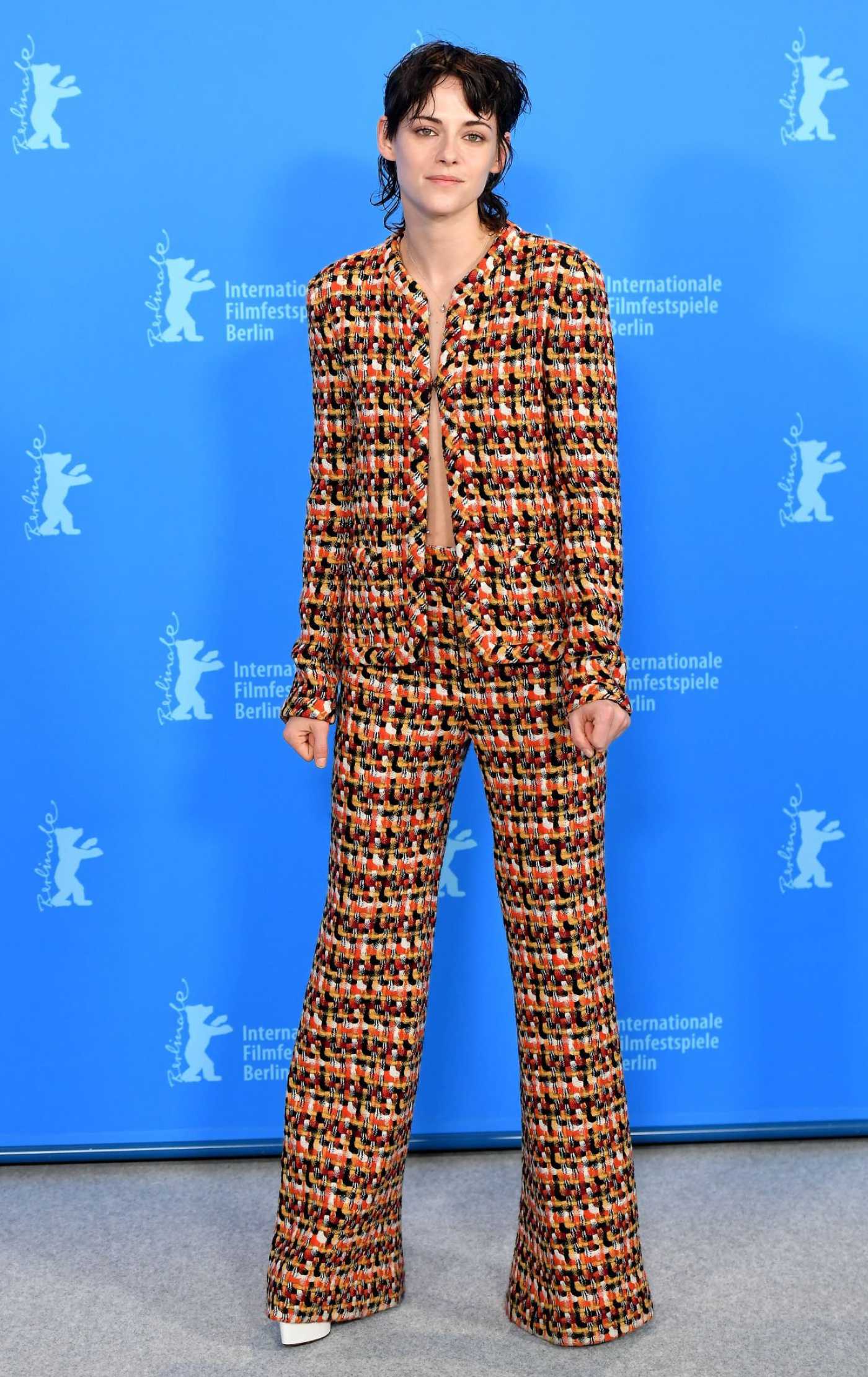 Kristen Stewart Attends the International Jury Photocall During the 73rd Berlinale International Film Festival in Berlin 02/16/2023