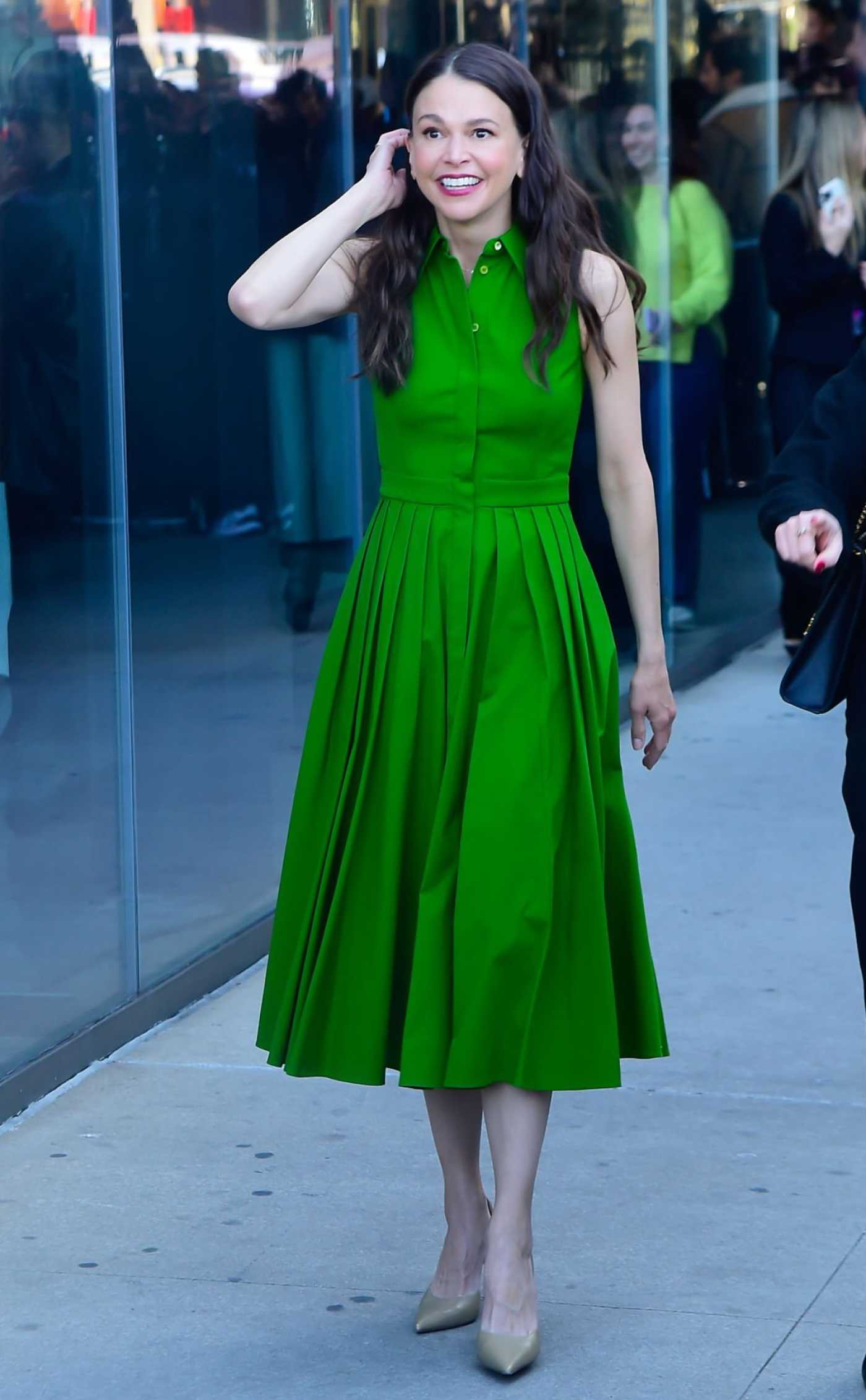 Sutton Foster Attends the Michael Kors Fashion Show During 2023 New York Fashion Week in New York City 02/15/2023